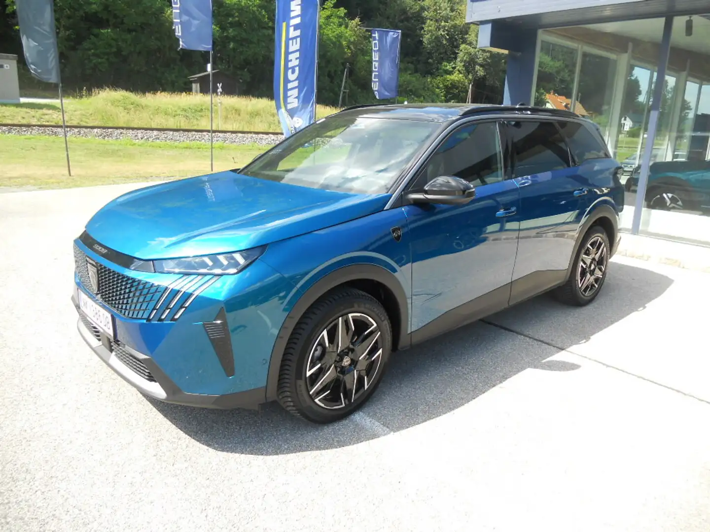 Peugeot 5008 mHEV 145 e-DCS6 Aut. Blau - 1
