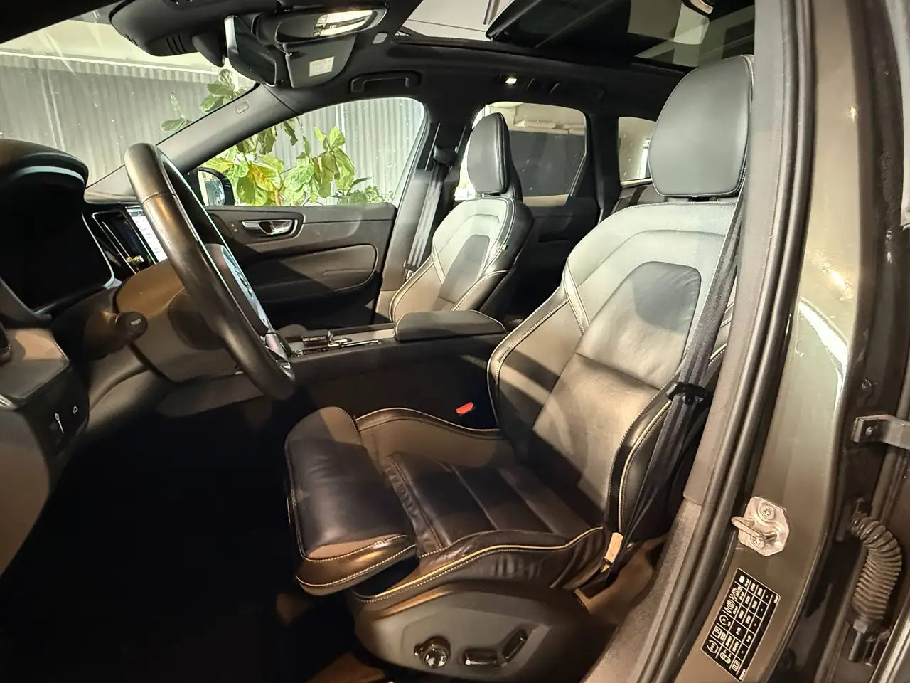 2021 Volvo XC60 R Design AWD Panorama-1.Besitz-leasingfähig, photograph 9