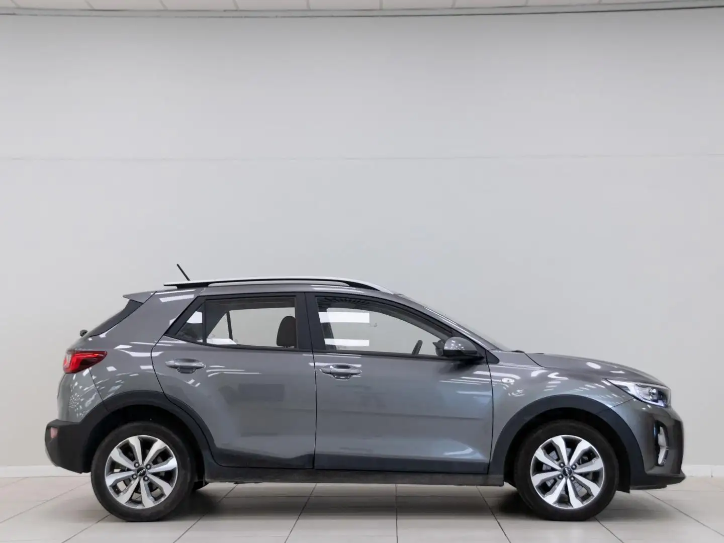 Kia Stonic 1.0 T-GDi MHEV Concept 100 Gris - 2