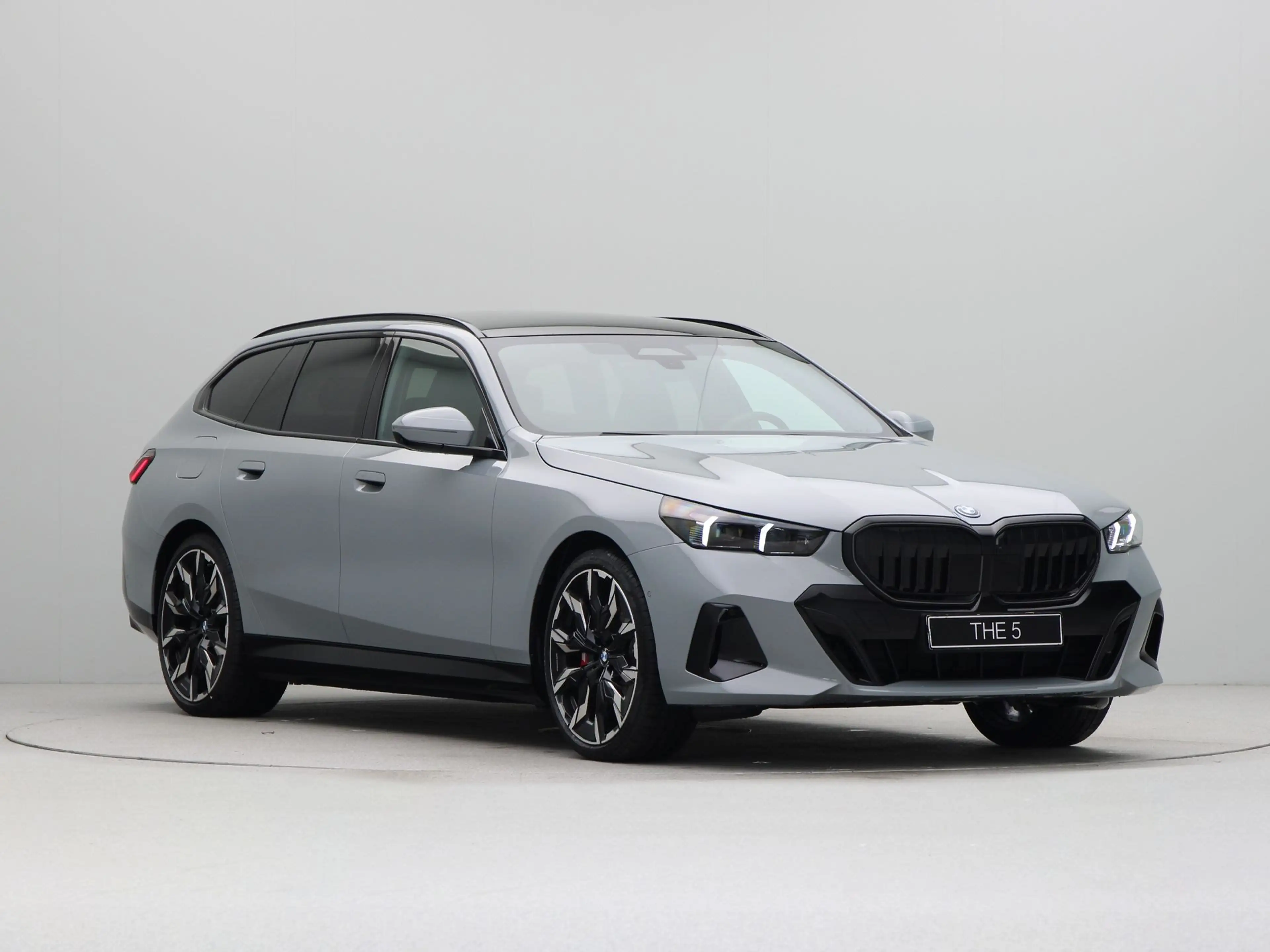 BMW 550 5 serie Touring 550e xDrive — photo 7