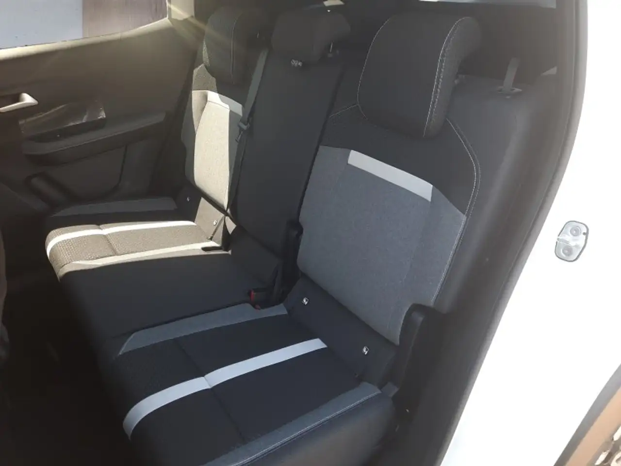 Opel Frontera GS Hybrid 145PS 7-Sitzer/LED/Navi/Kamera/Winterp., миниатюра 13