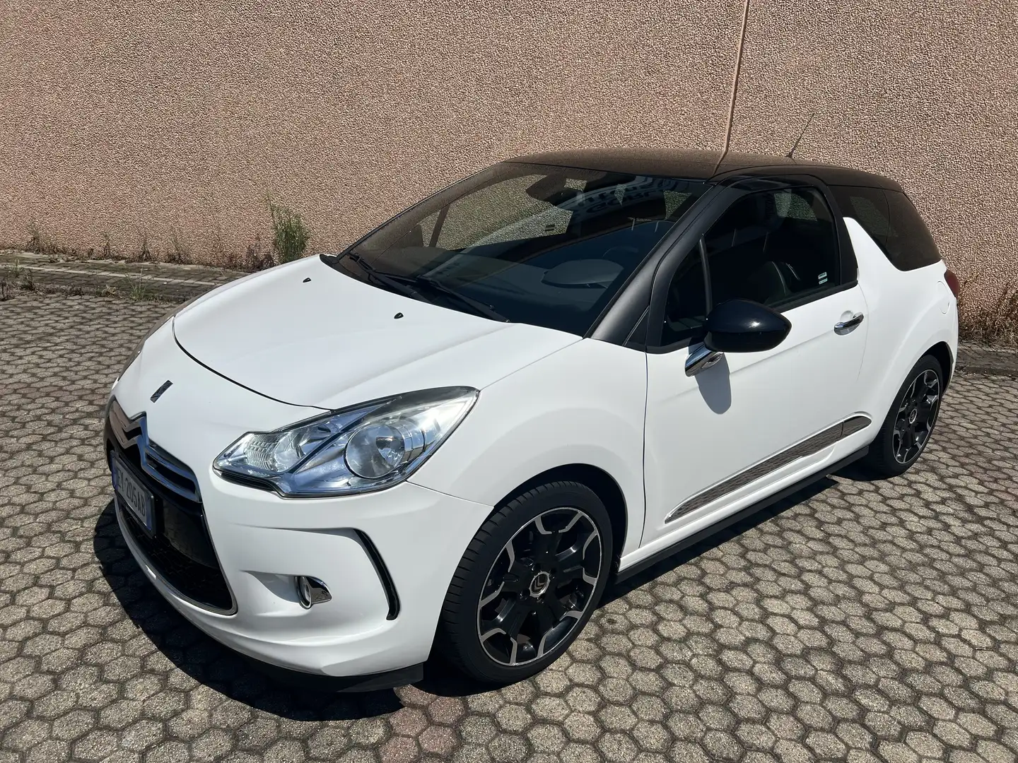 Citroen DS3 1.2 puretech Sport Chic s NEOPATENTATI Bianco - 1