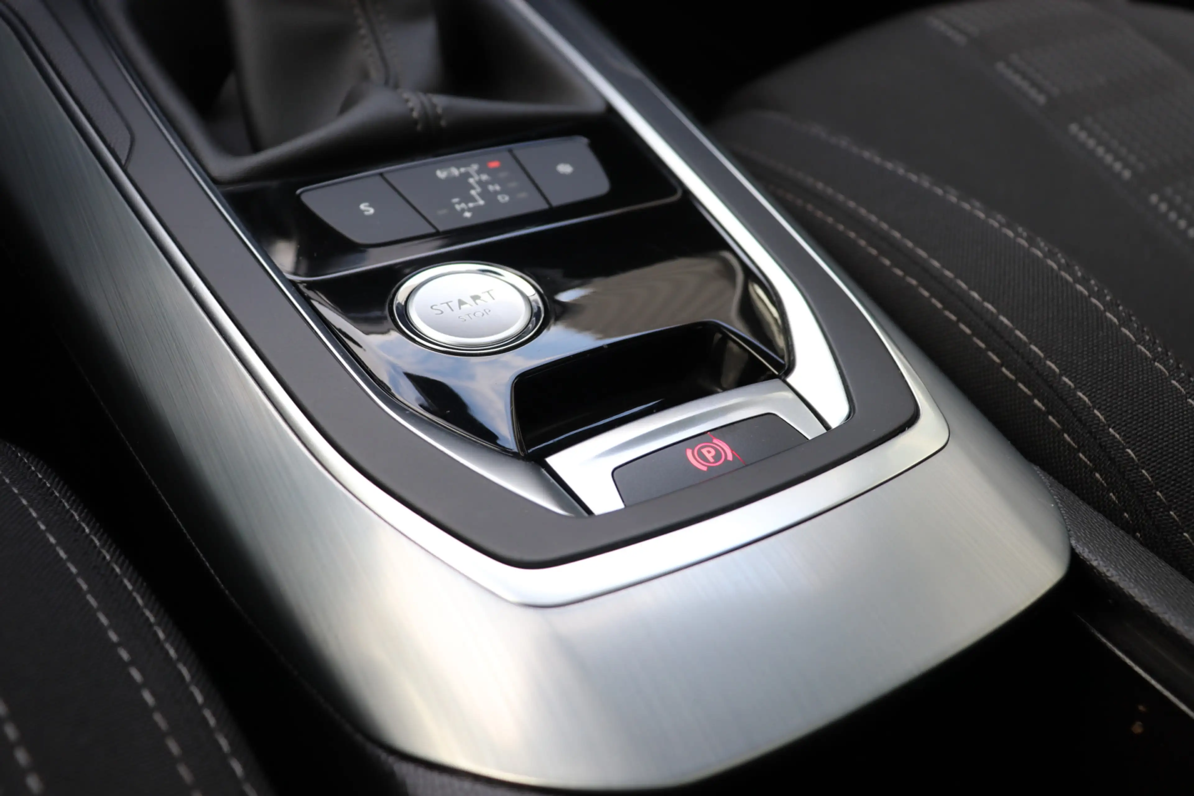 Peugeot 308 1.2 PureTech Allure. Eerste eigenaar, dealeronderh — photo 22