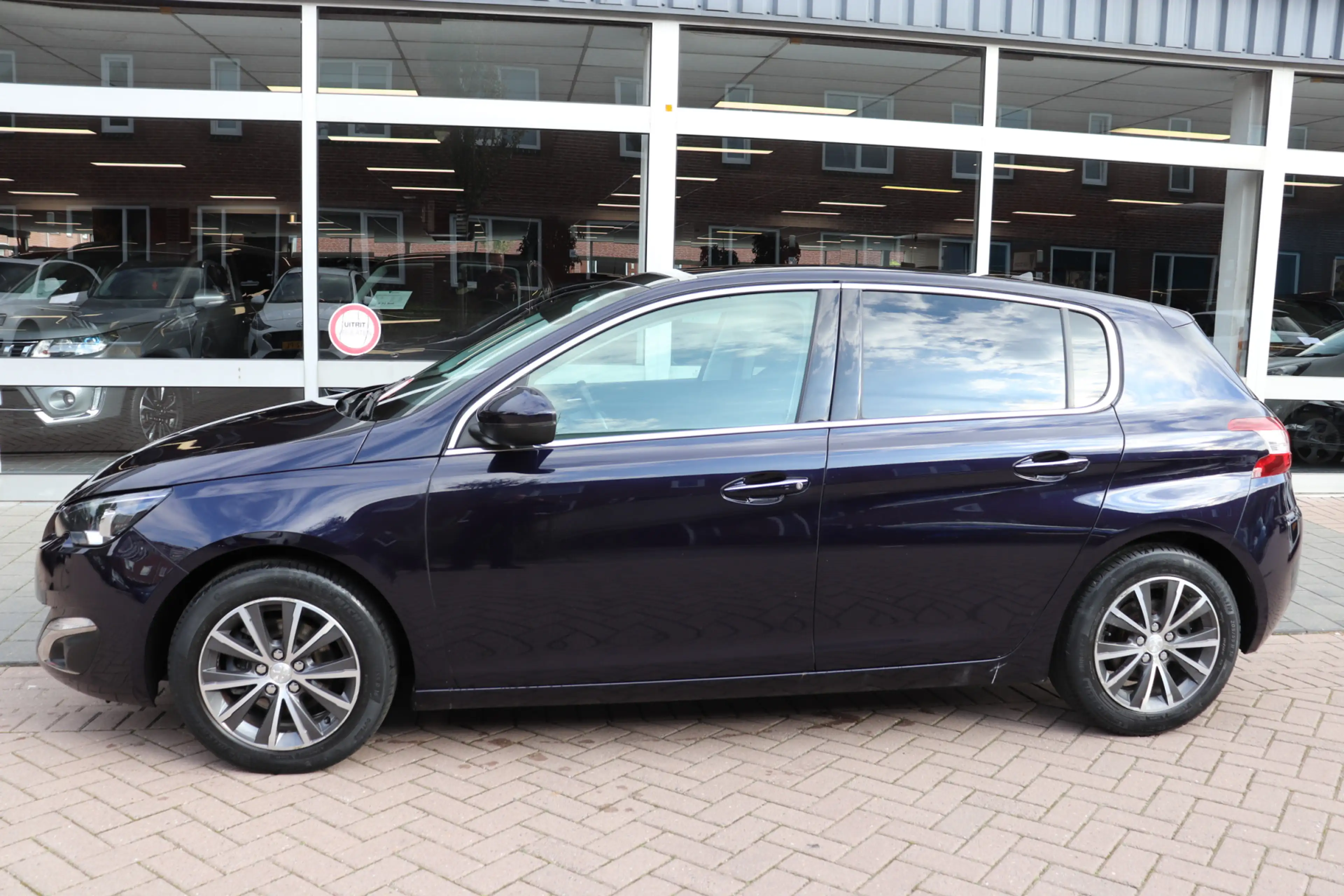 Peugeot 308 1.2 PureTech Allure. Eerste eigenaar, dealeronderh — photo 2
