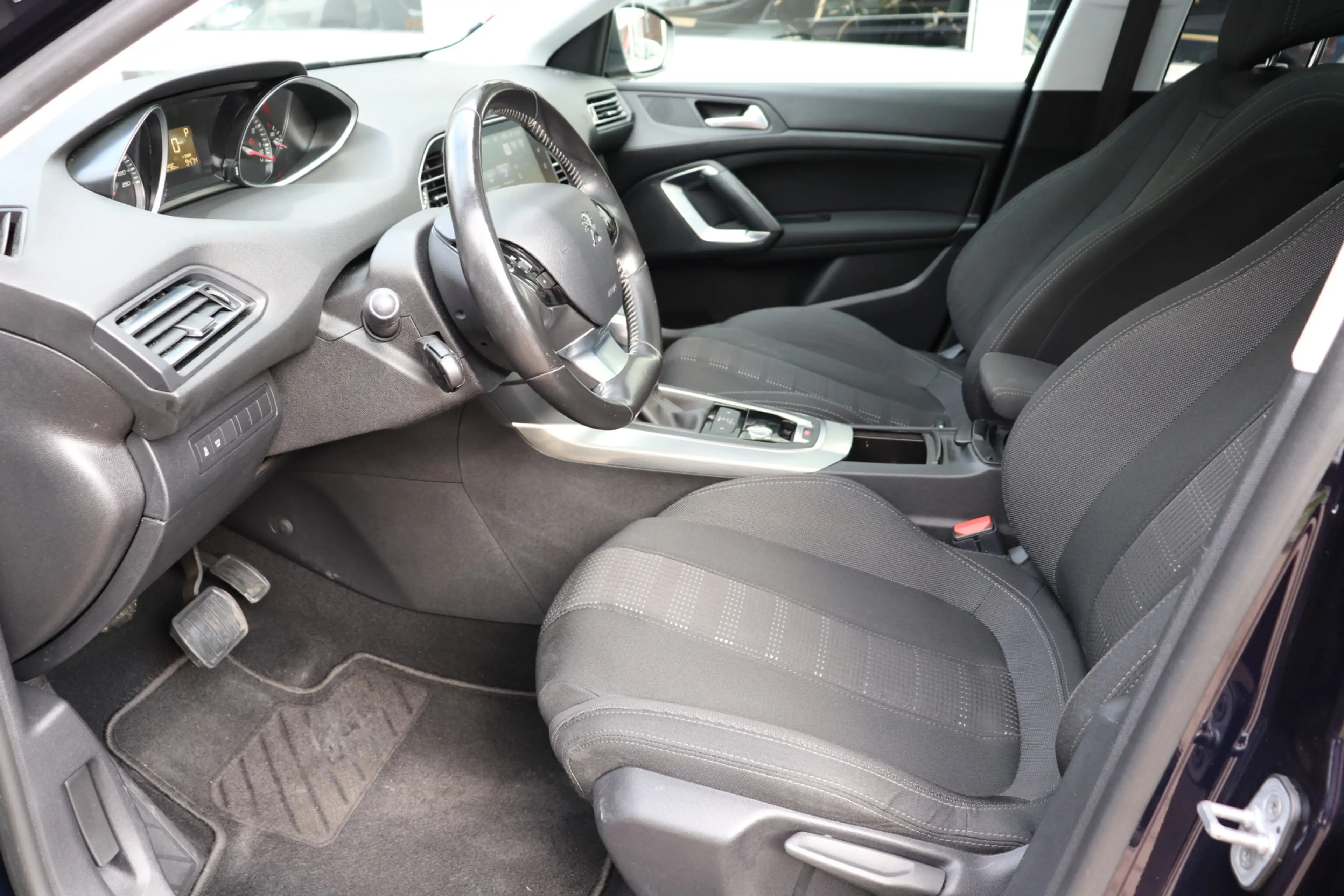 Peugeot 308 1.2 PureTech Allure. Eerste eigenaar, dealeronderh — photo 11