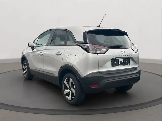 Opel Crossland X view 3