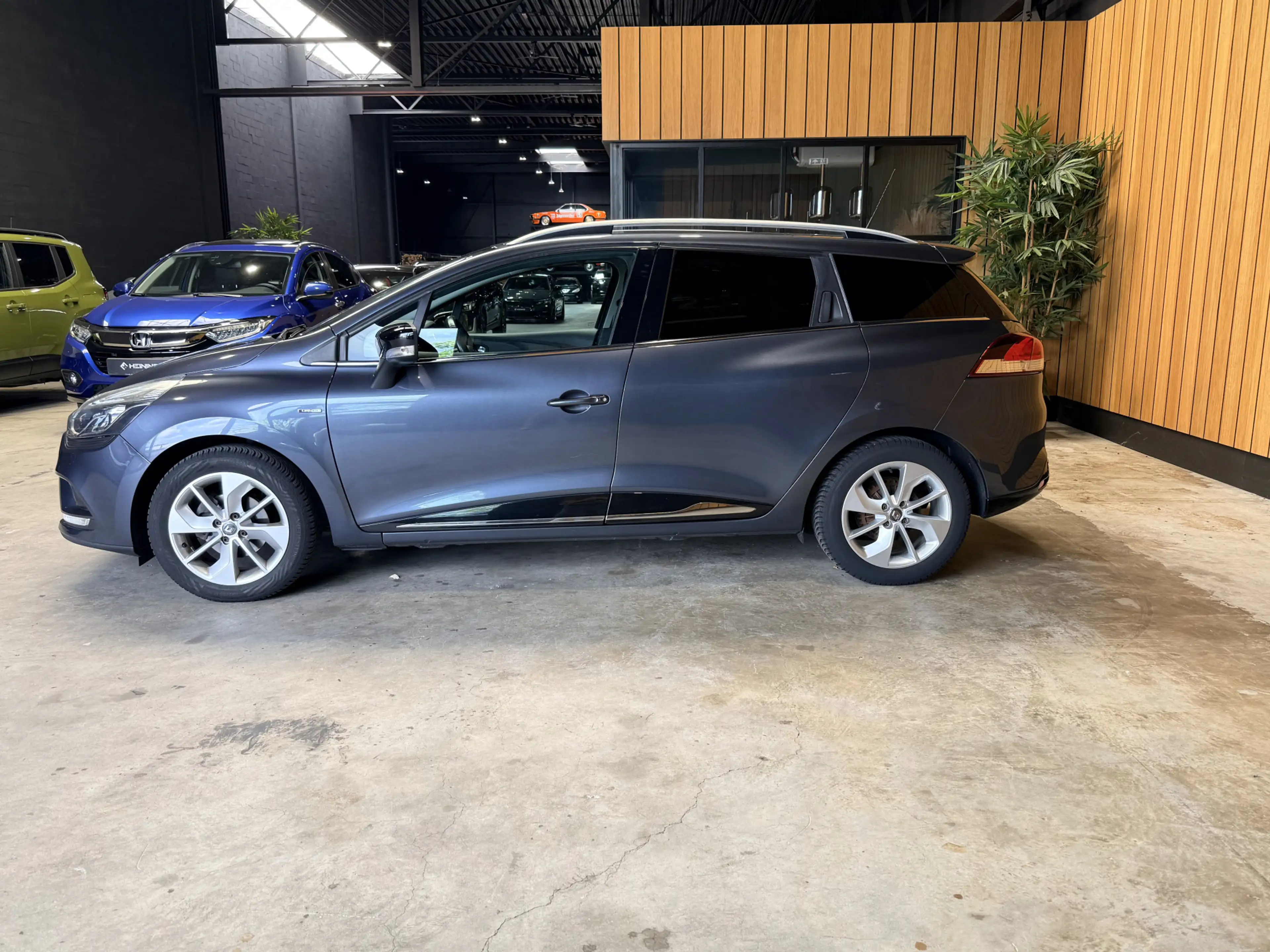 Renault Clio Estate 0.9 TCe Limited Cruise control. Navi. NAP — photo 5