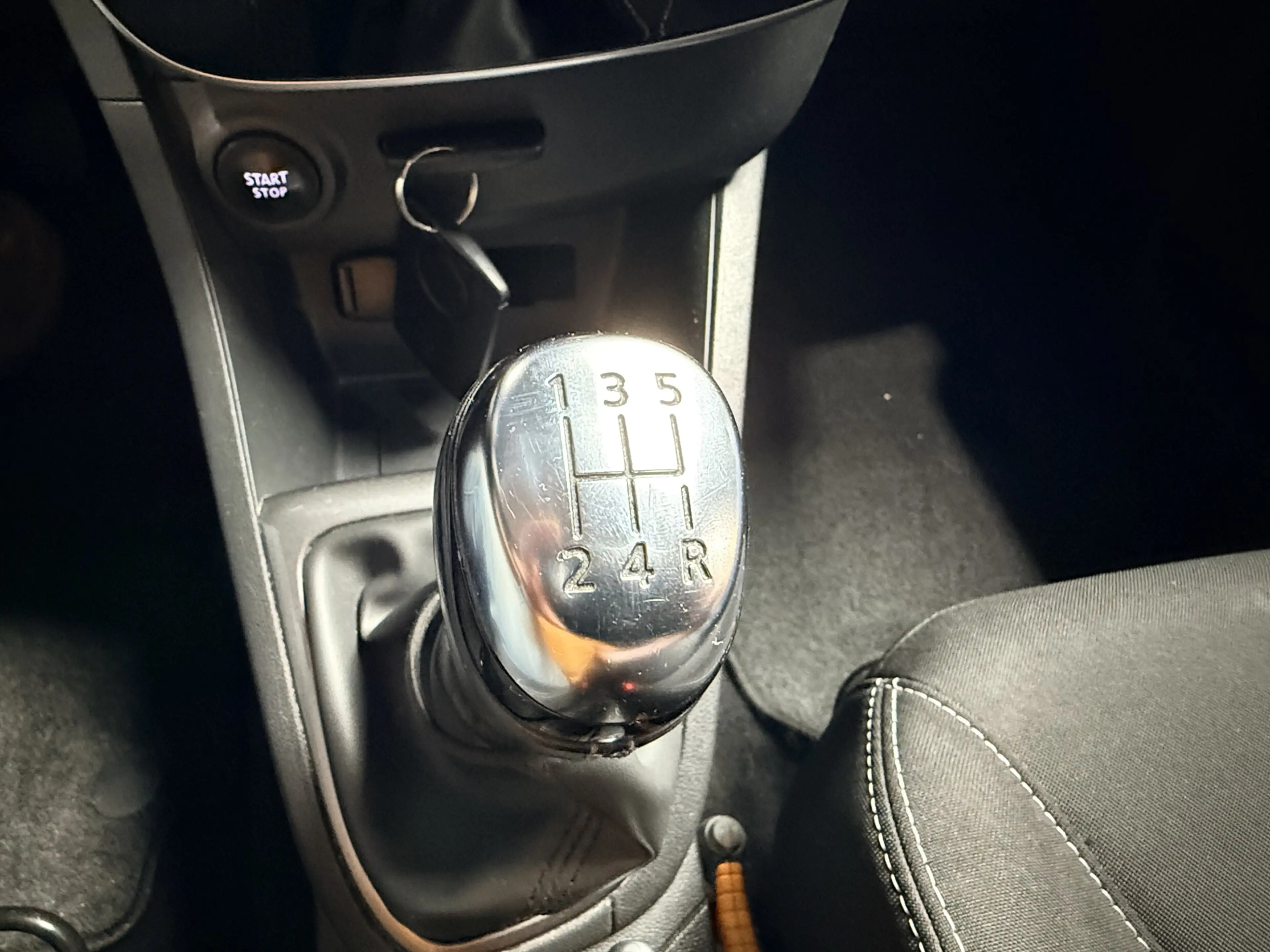 Renault Clio Estate 0.9 TCe Limited Cruise control. Navi. NAP — photo 28