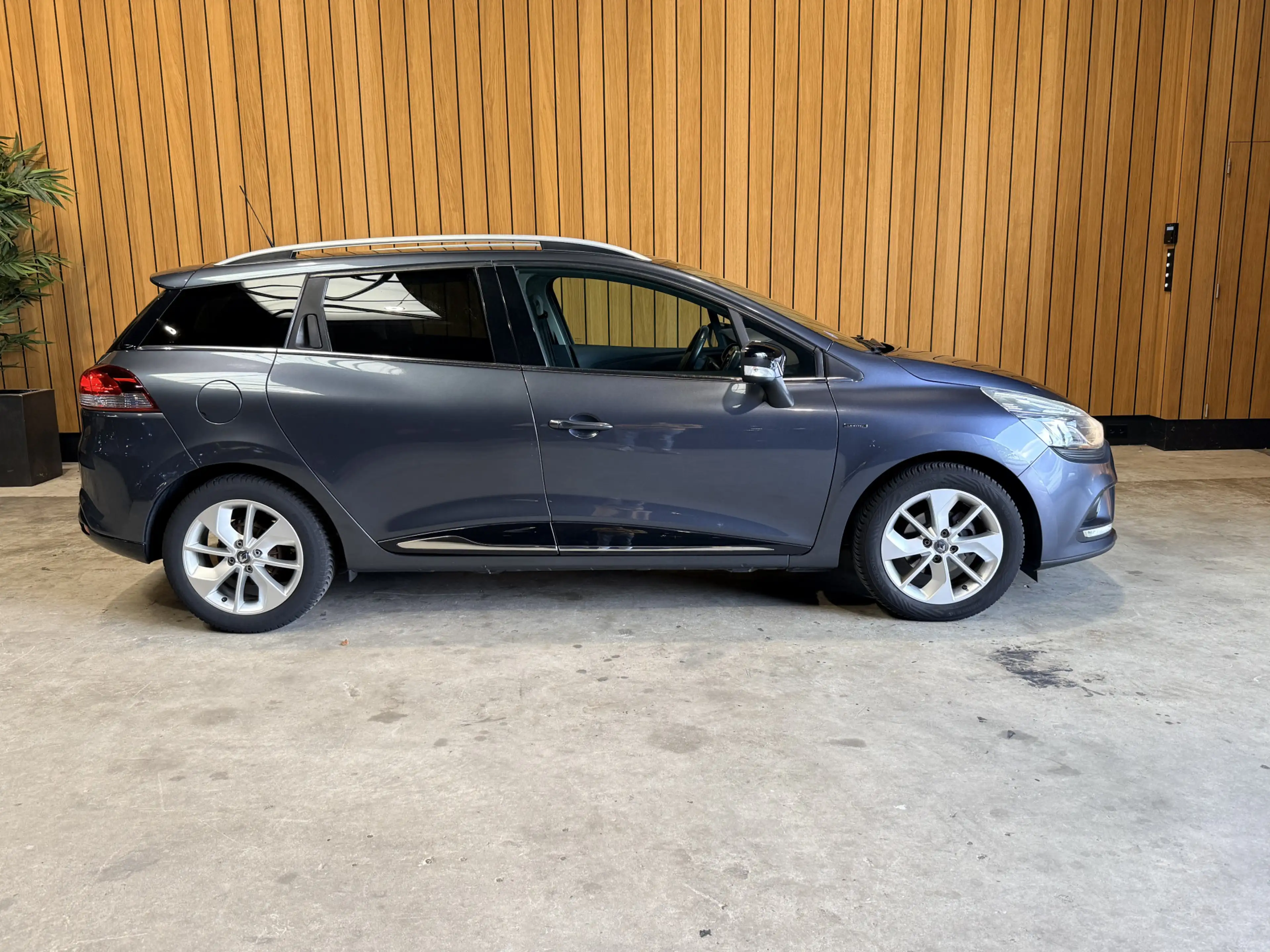 Renault Clio Estate 0.9 TCe Limited Cruise control. Navi. NAP — photo 6
