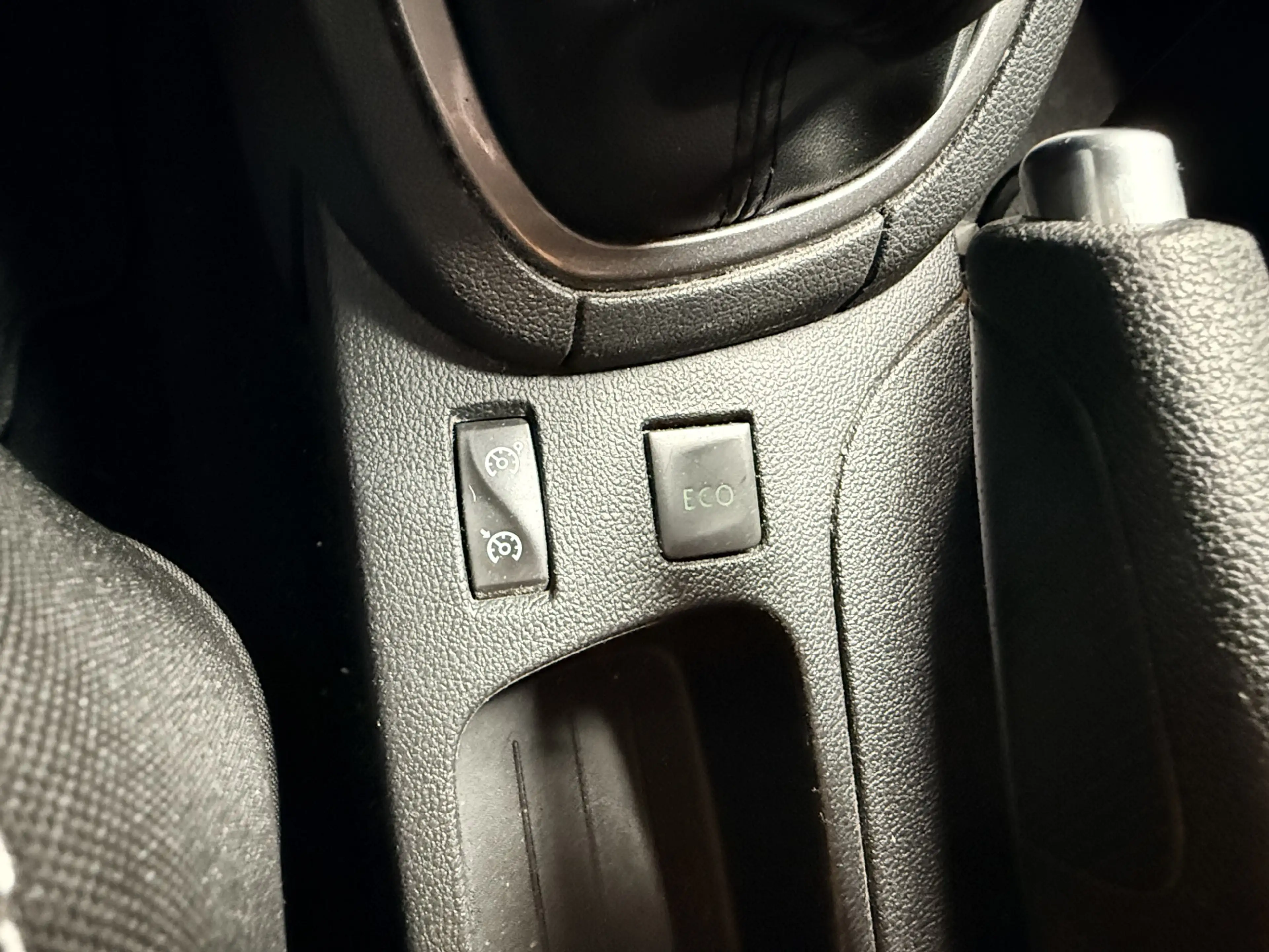 Renault Clio Estate 0.9 TCe Limited Cruise control. Navi. NAP — photo 19