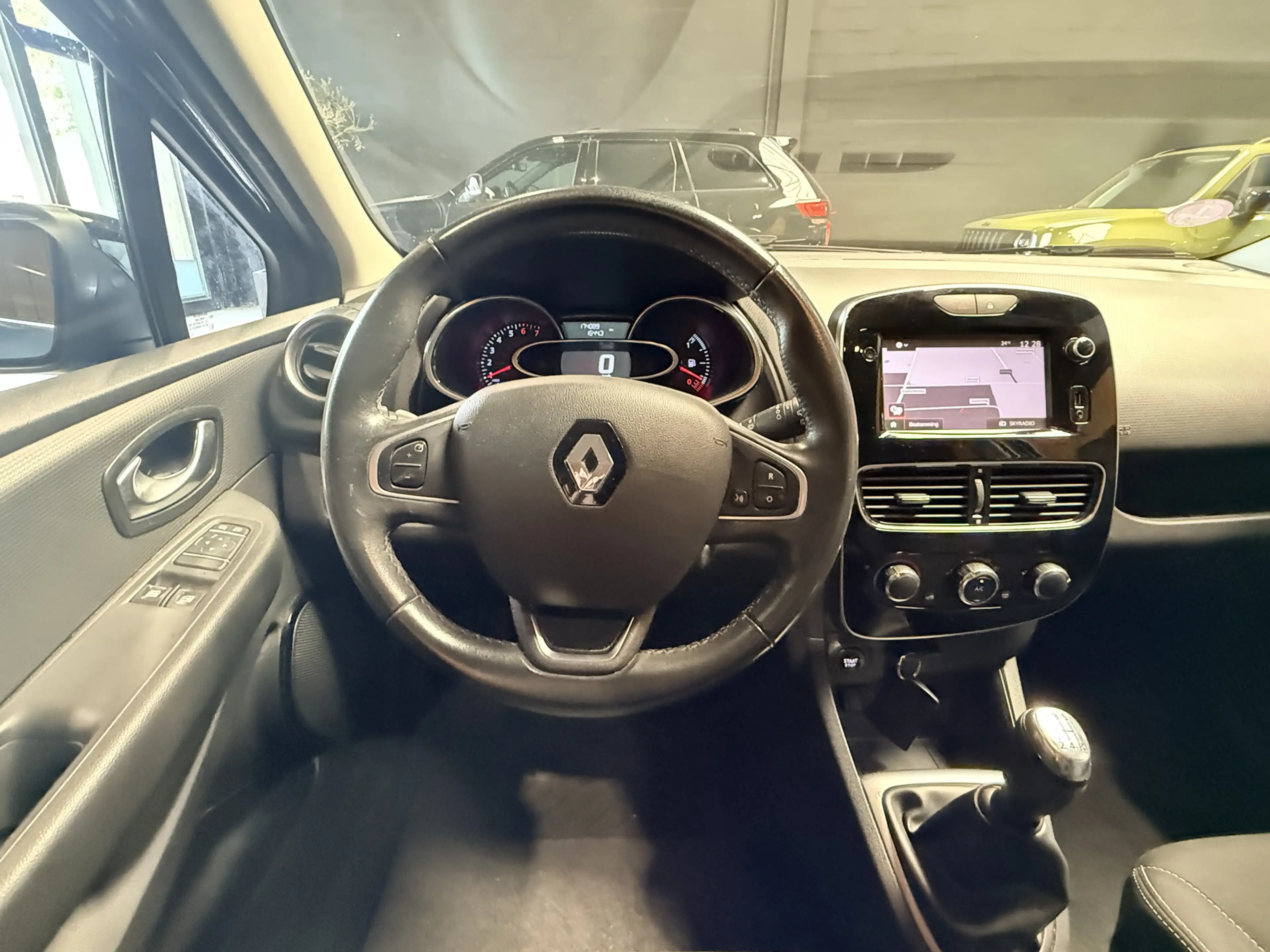 Renault Clio Estate 0.9 TCe Limited Cruise control. Navi. NAP — photo 13