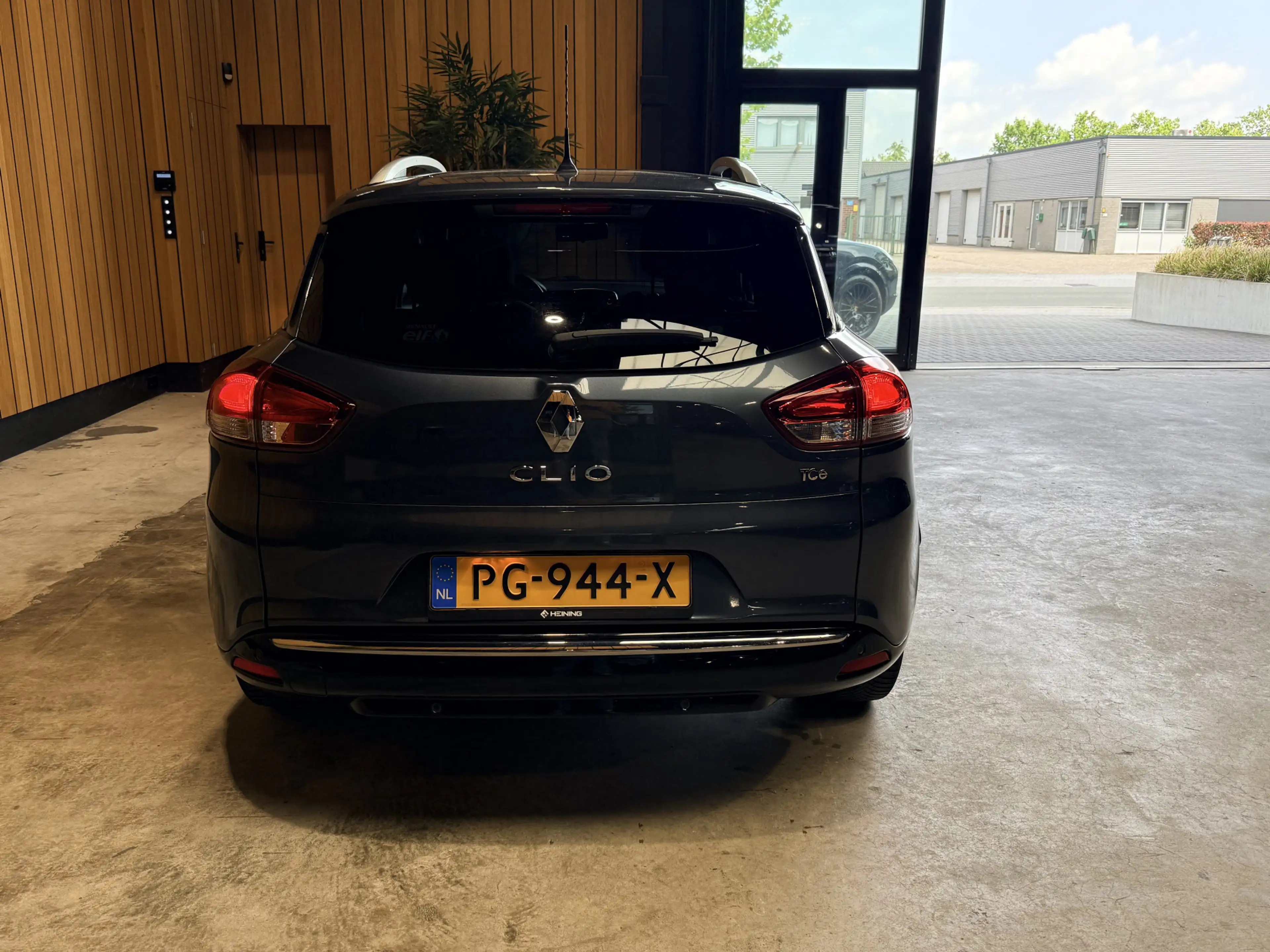 Renault Clio Estate 0.9 TCe Limited Cruise control. Navi. NAP — photo 8