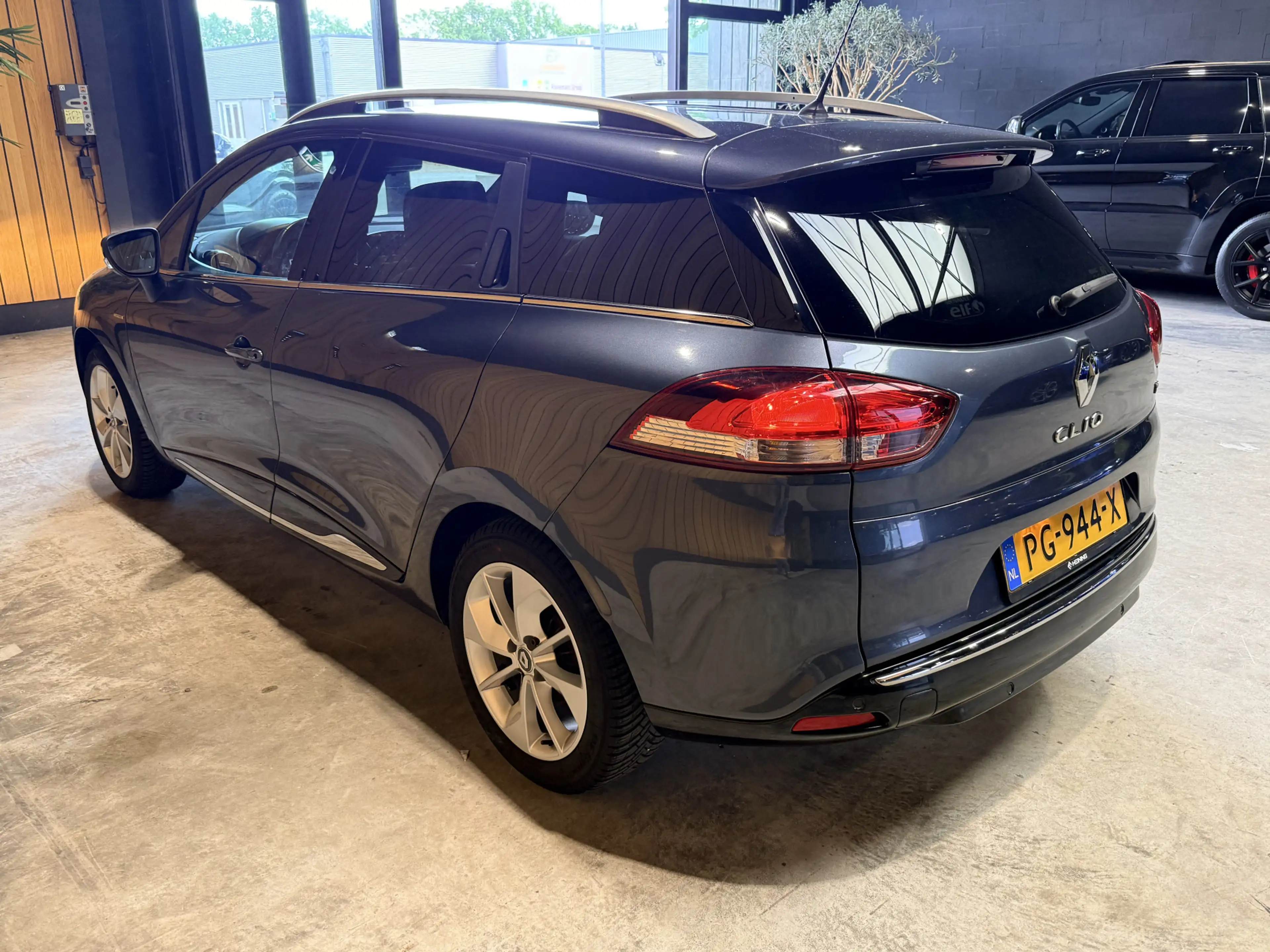 Renault Clio Estate 0.9 TCe Limited Cruise control. Navi. NAP — photo 31