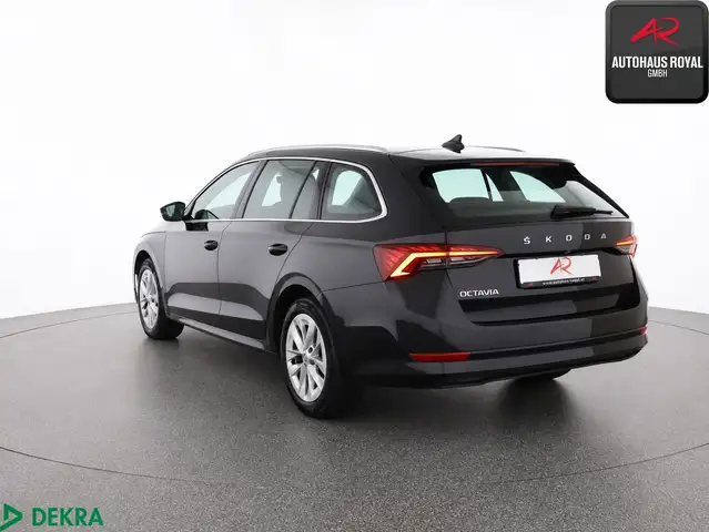 Skoda Octavia view 3