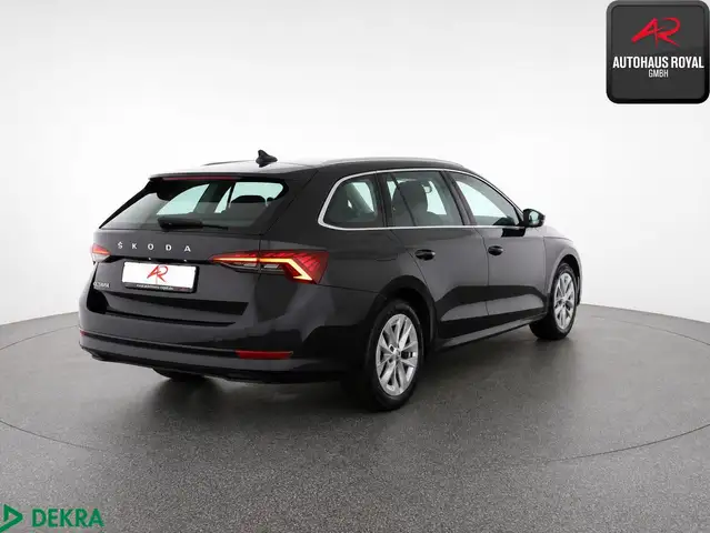 Skoda Octavia view 5