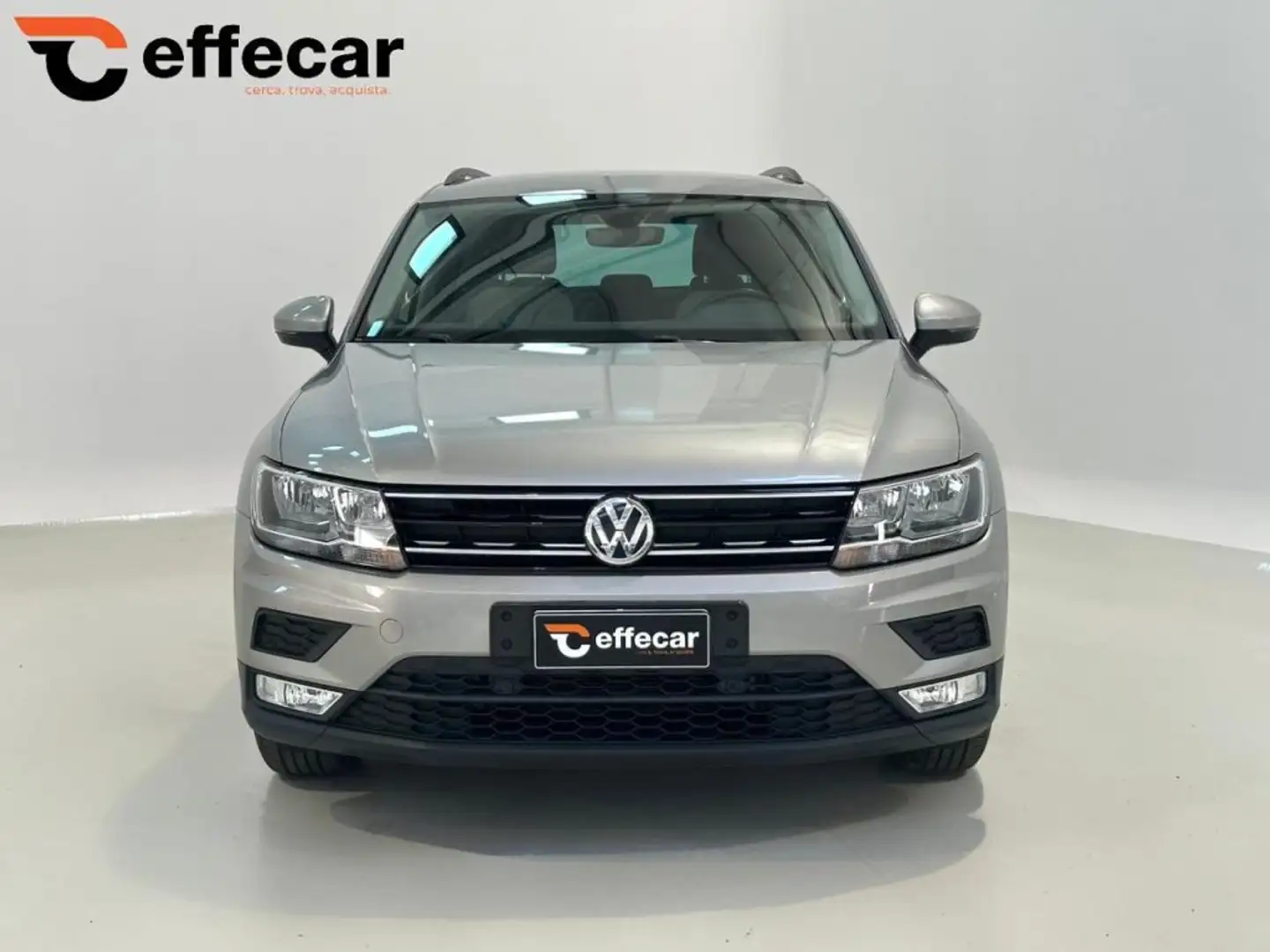Volkswagen Tiguan 1.6 TDI SCR Style Gris - 2