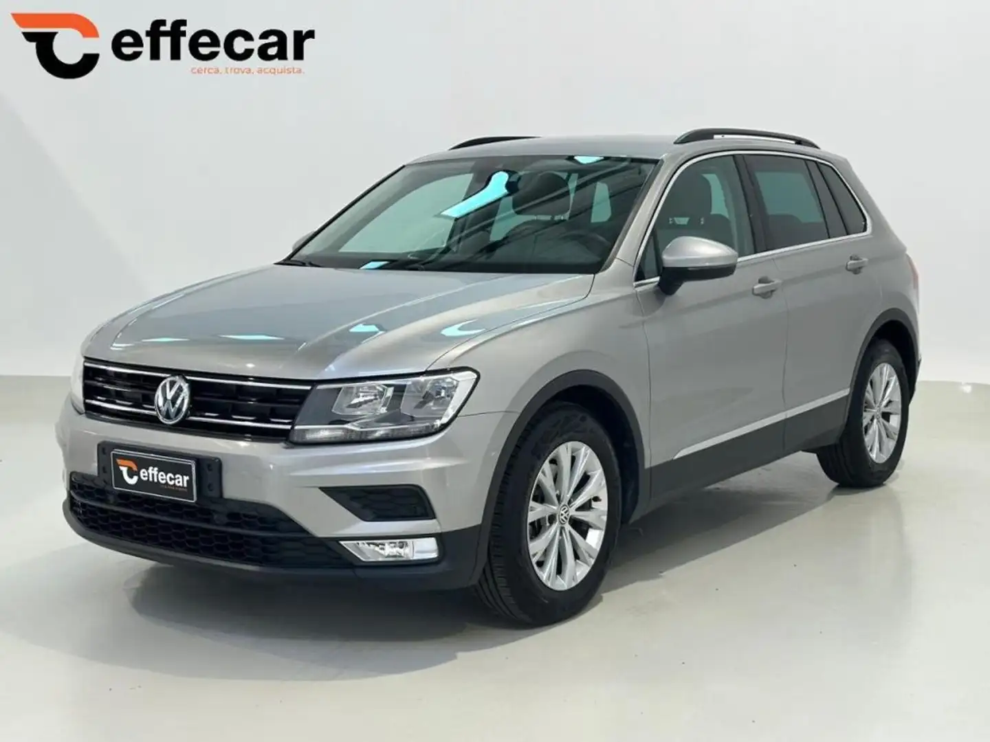 Volkswagen Tiguan 1.6 TDI SCR Style Gris - 1