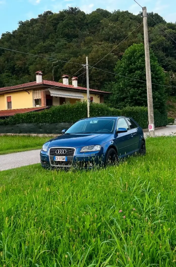 Audi A3 1.9 tdi Attraction Blu/Azzurro - 1