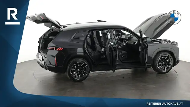 BMW XM view 12