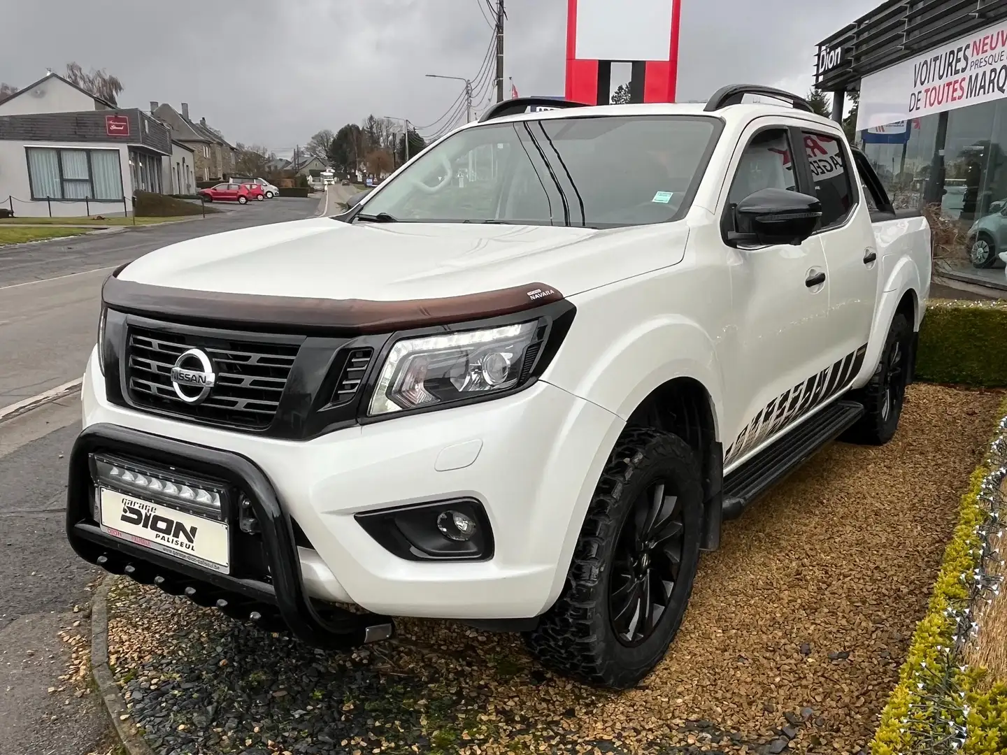 Nissan Navara 2.3 dCi 4WD N-Guard 15.992€ htva Wit - 1