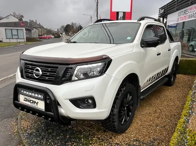 Nissan Navara 2.3 dCi 4WD N-Guard 15.992€ htva OPTION