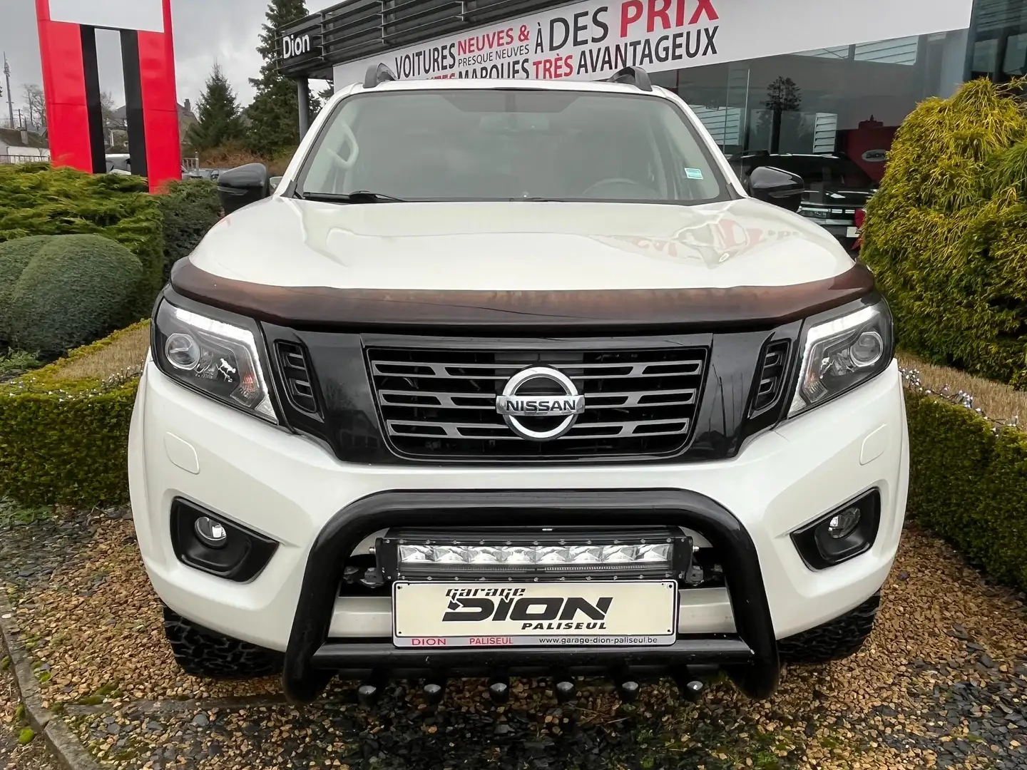 Nissan Navara 2.3 dCi 4WD N-Guard 15.992€ htva Wit - 2