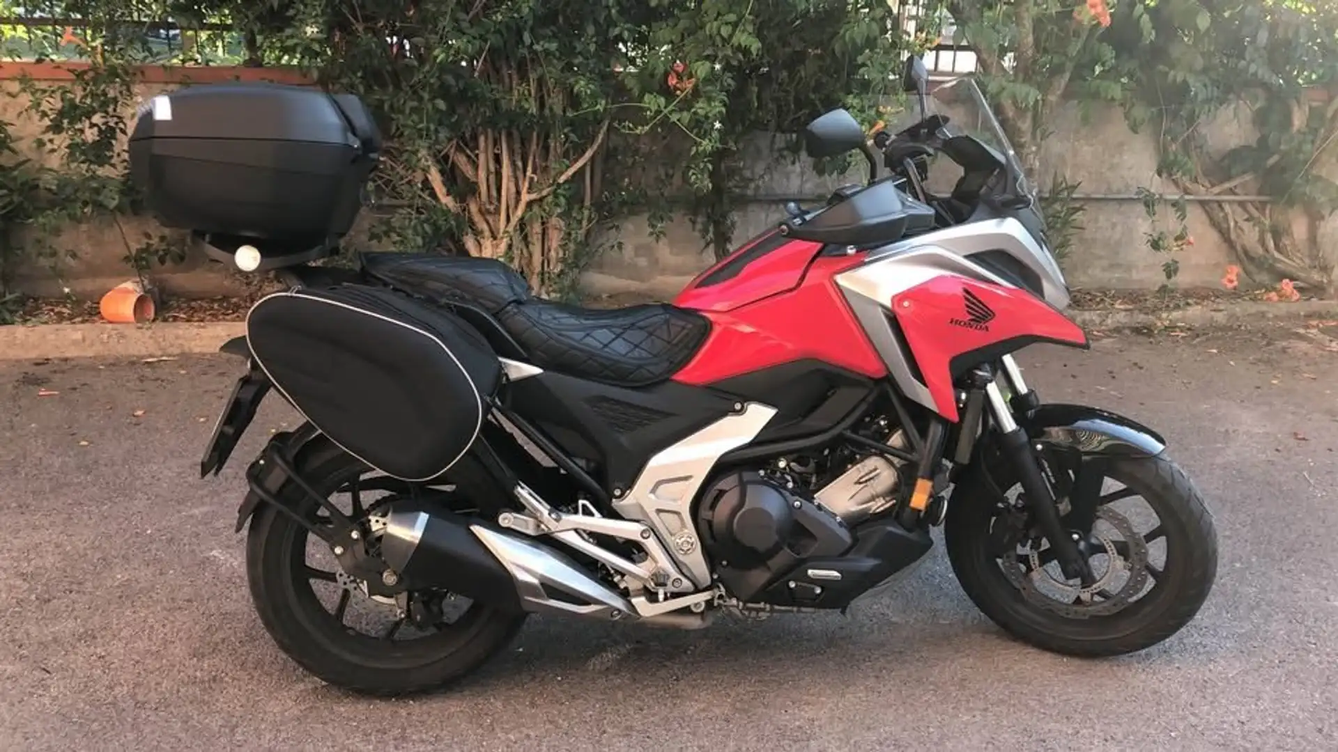 Honda NC 750 Rosso - 1