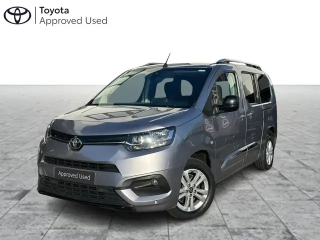 Toyota Verso MPV
