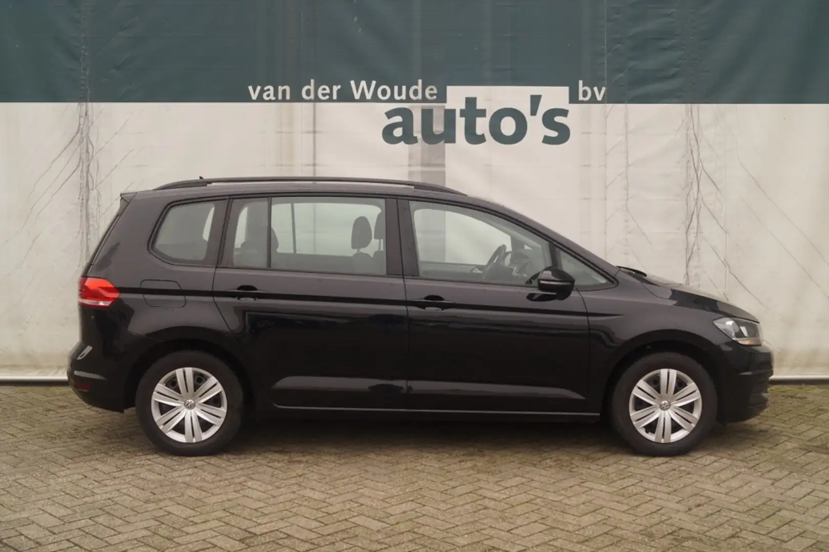 Volkswagen Touran 1.2 TSI 110pk Edition 7-persoons -NAVI-PDC-ACC- Zwart - 2