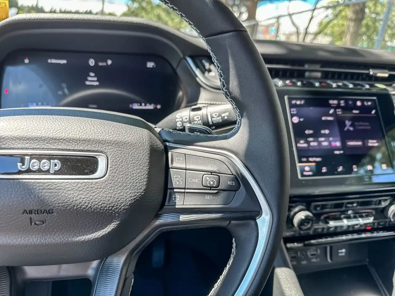 Jeep Grand Cherokee снимка Jeep Grand Cherokee