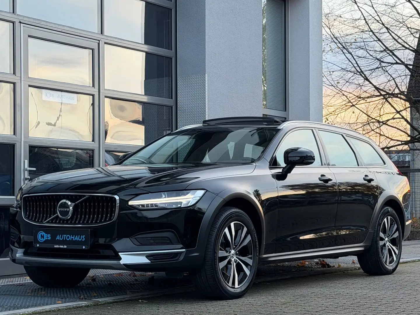Volvo V90 Cross Country V90 CROSS COUNTRY B4 AWD*ACC*PANO*LEDER*KAMERA* Negru - 1