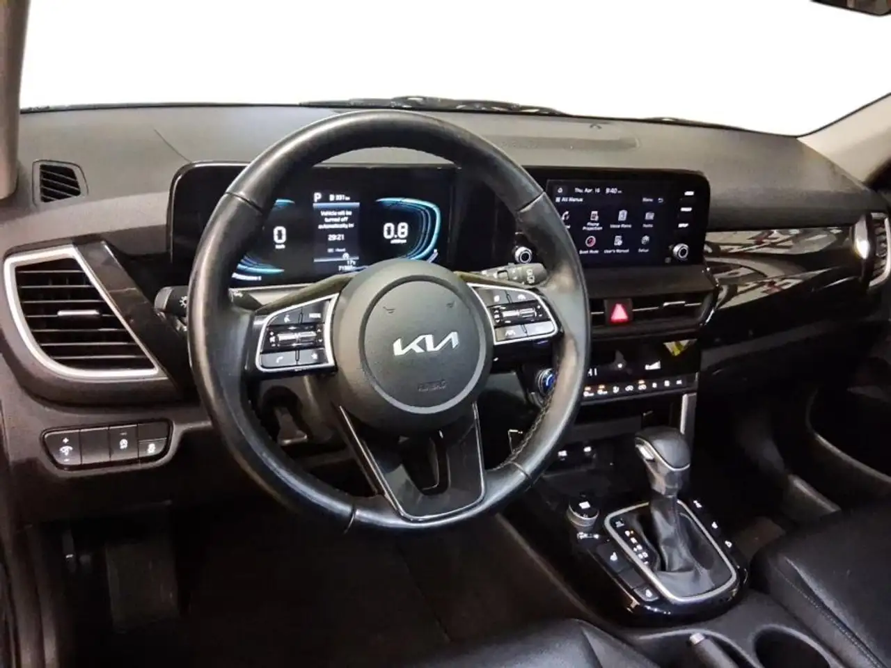 Kia Seltos снимка Kia Seltos