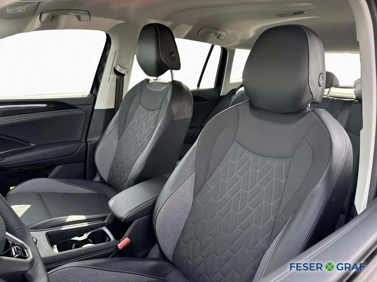Volkswagen Tiguan 2.0 TDI DSG GOAL AHK ACC KAM360 GJR NAVI 9