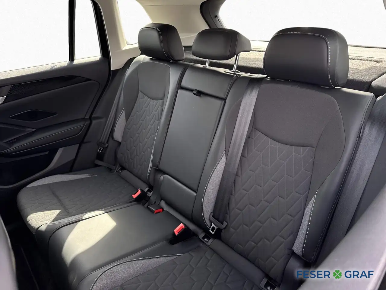 Volkswagen Tiguan 2.0 TDI DSG GOAL AHK ACC KAM360 GJR NAVI 11