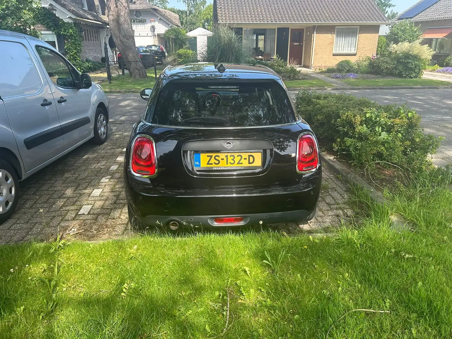MINI One One Zwart - 2