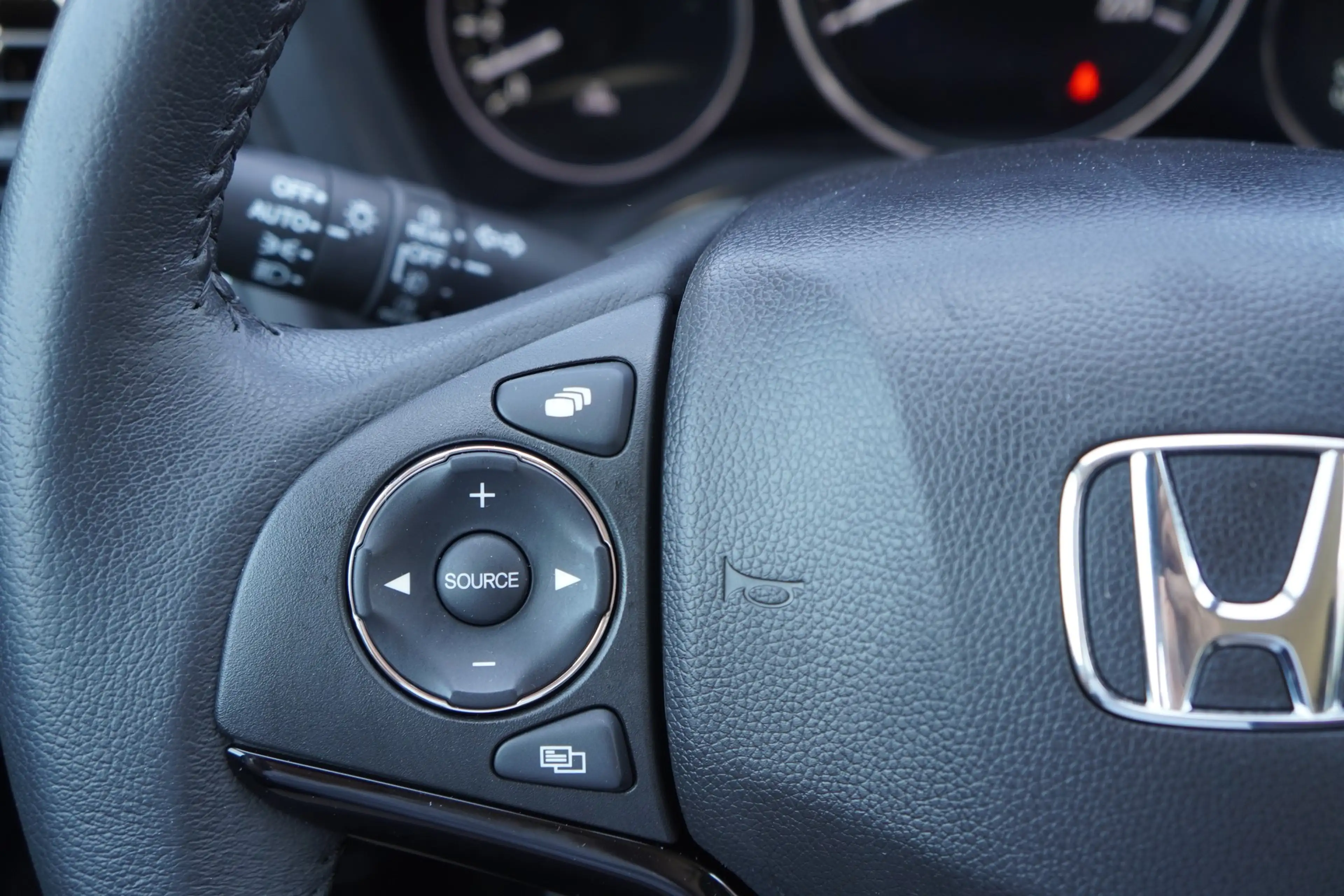 Honda HR-V 1.5 Comfort PDC Bluetooth Tagfahrlicht — photo 14