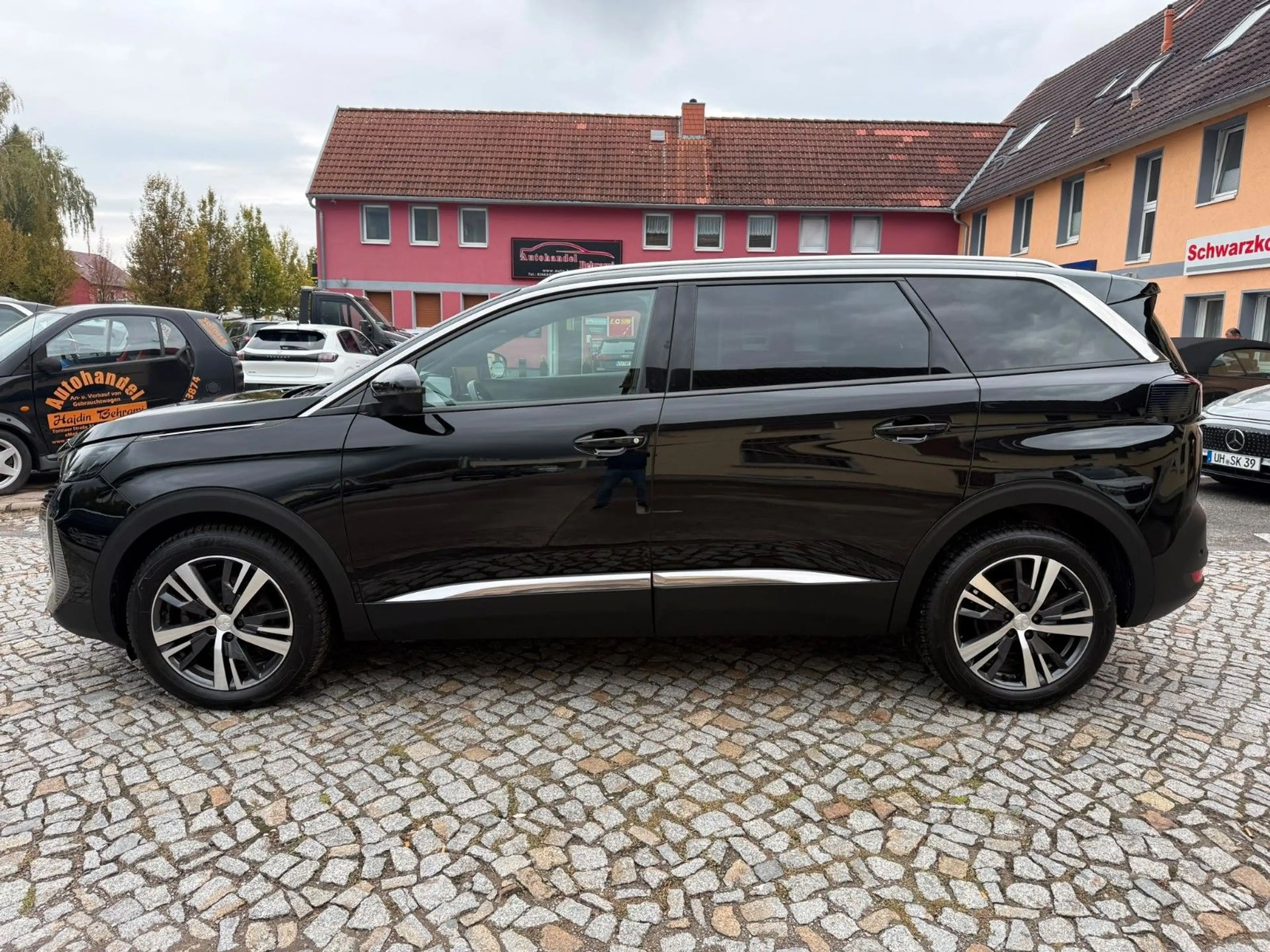 Peugeot 5008 1.5 Blue-HDI Allure Pack EAT8 Automatik — photo 3