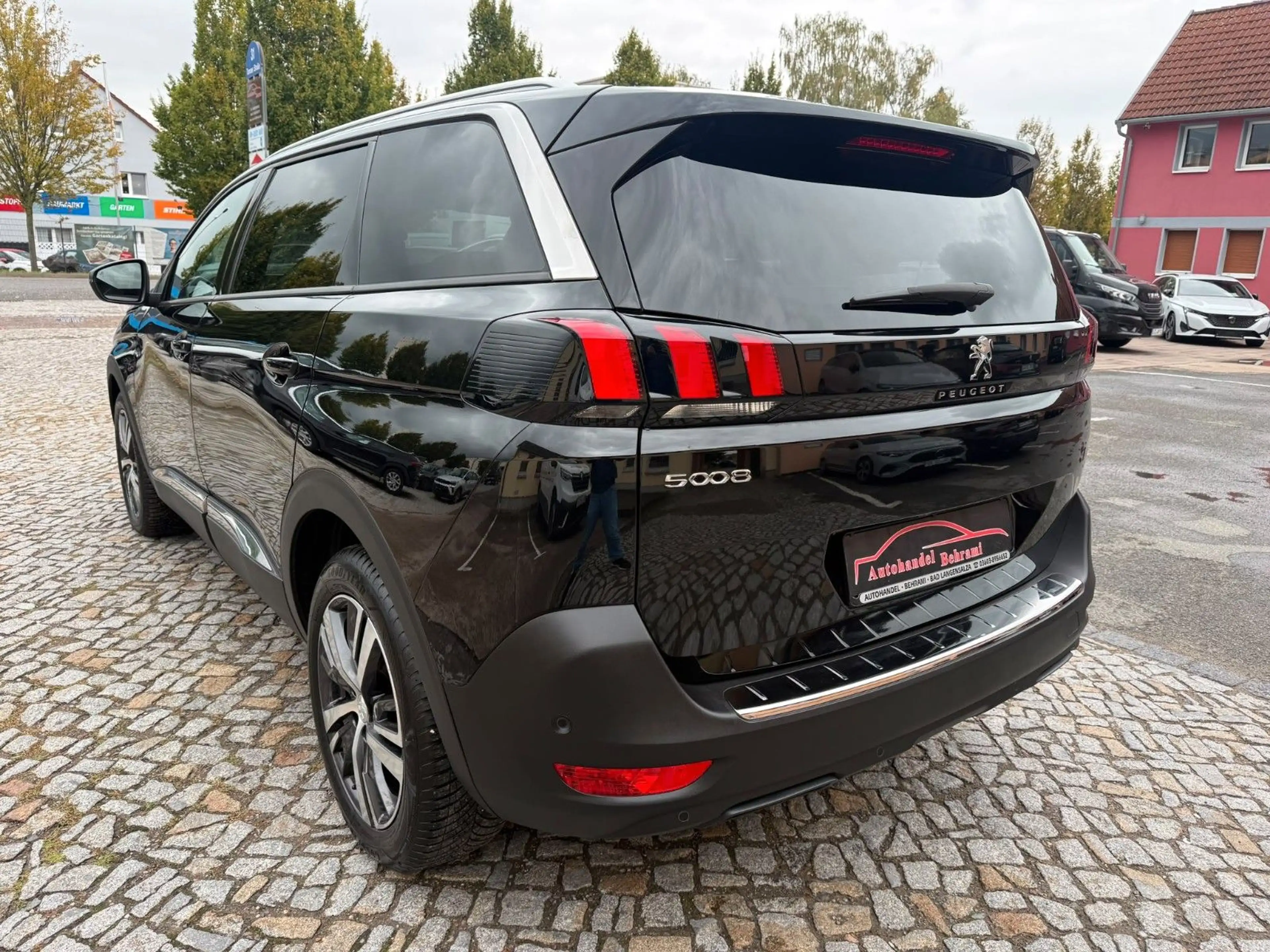 Peugeot 5008 1.5 Blue-HDI Allure Pack EAT8 Automatik — photo 5