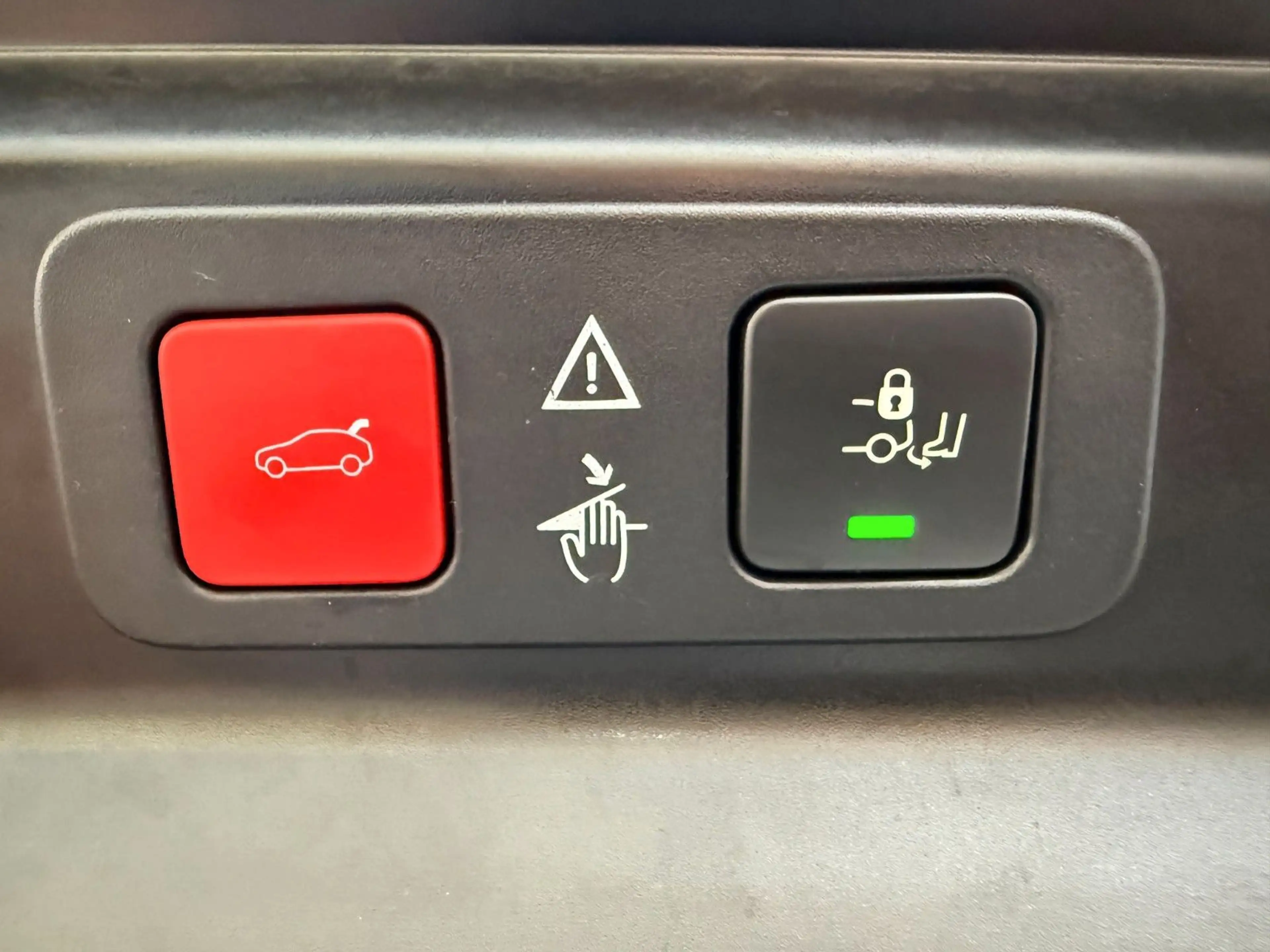 Peugeot 5008 1.5 Blue-HDI Allure Pack EAT8 Automatik — photo 10