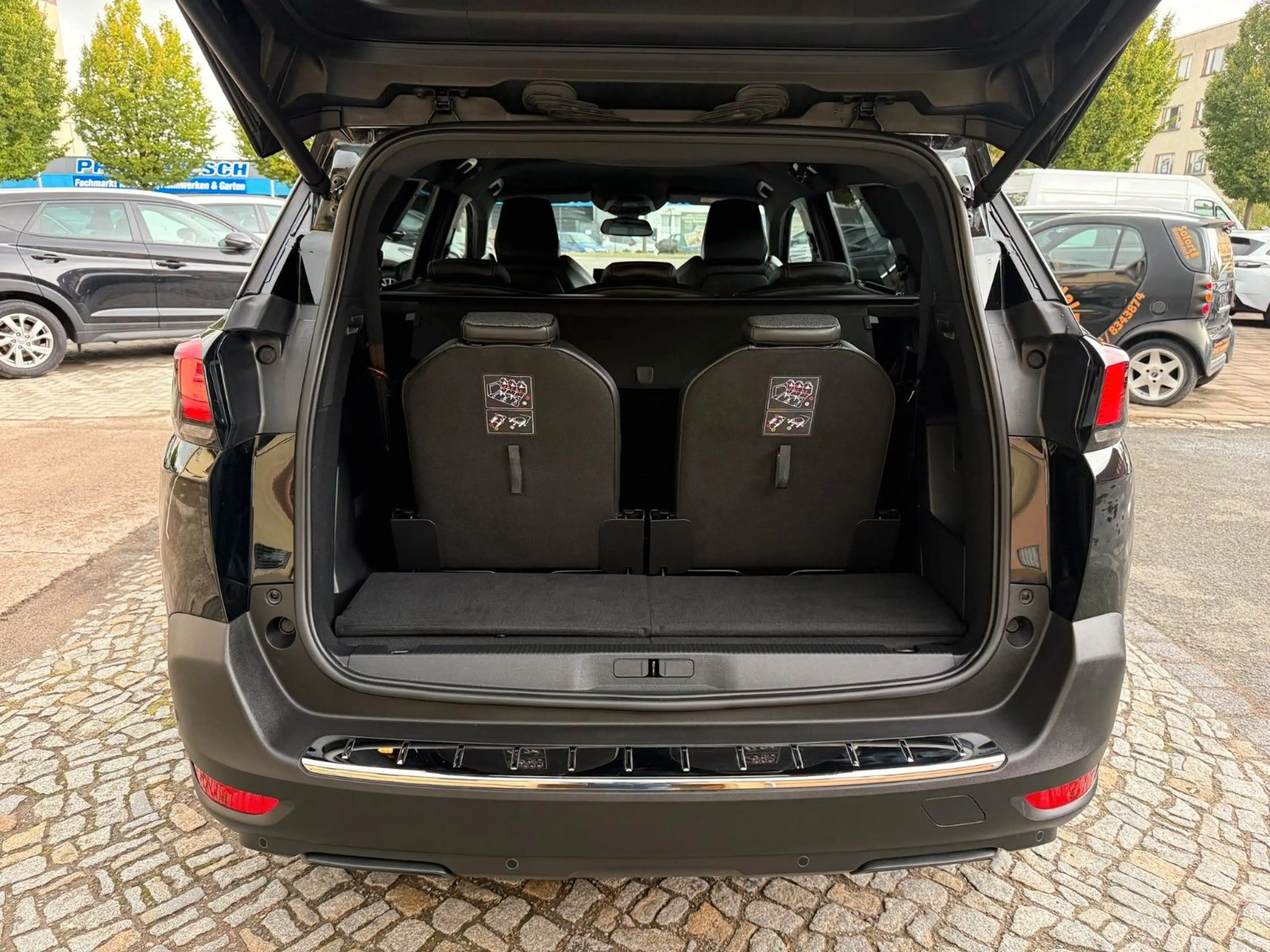 Peugeot 5008 1.5 Blue-HDI Allure Pack EAT8 Automatik — photo 9