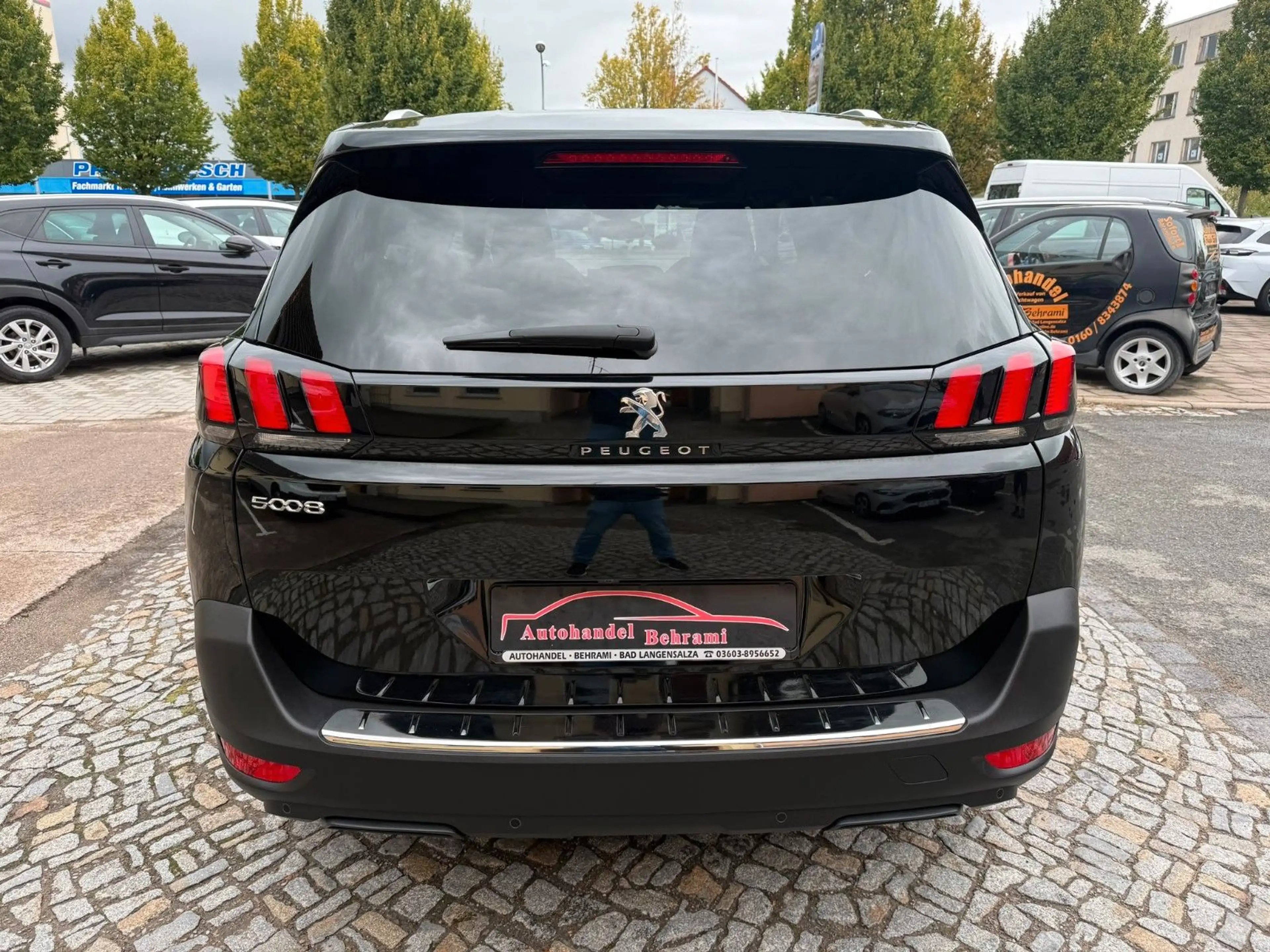 Peugeot 5008 1.5 Blue-HDI Allure Pack EAT8 Automatik — photo 8