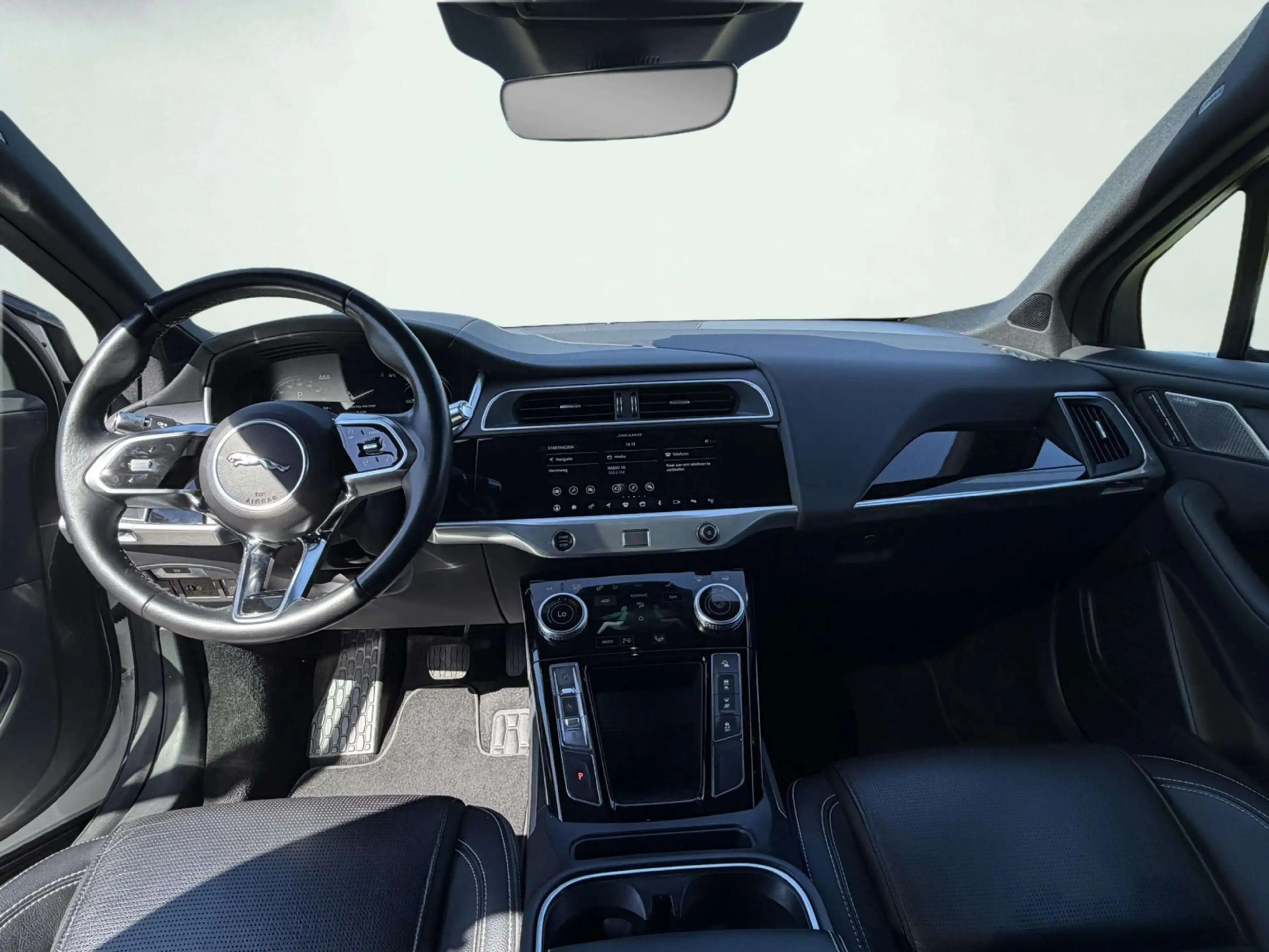 Jaguar I-Pace EV400 First Edition 90 kWh | SOH ..% | Panoramadak — photo 6