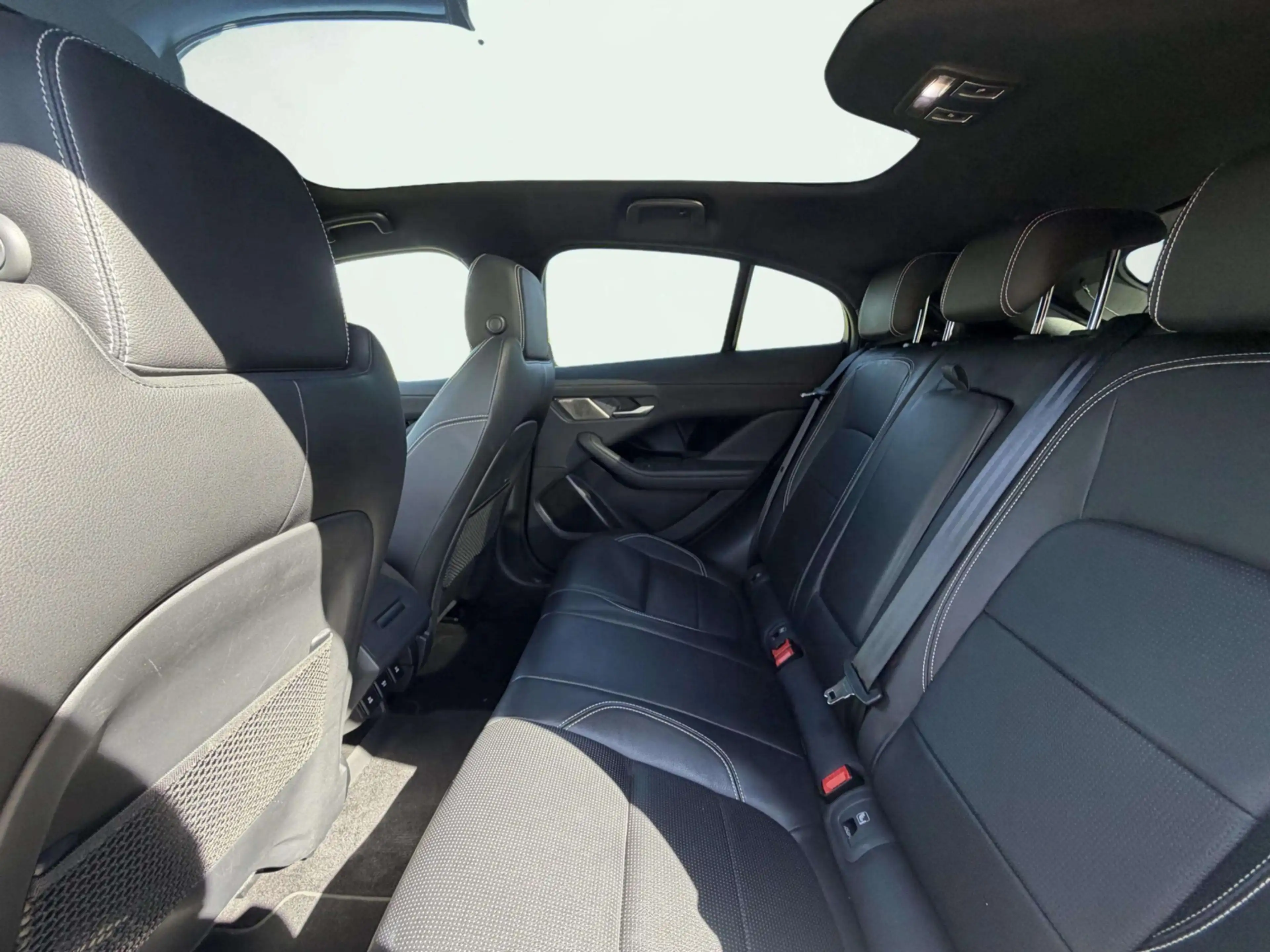 Jaguar I-Pace EV400 First Edition 90 kWh | SOH ..% | Panoramadak — photo 11