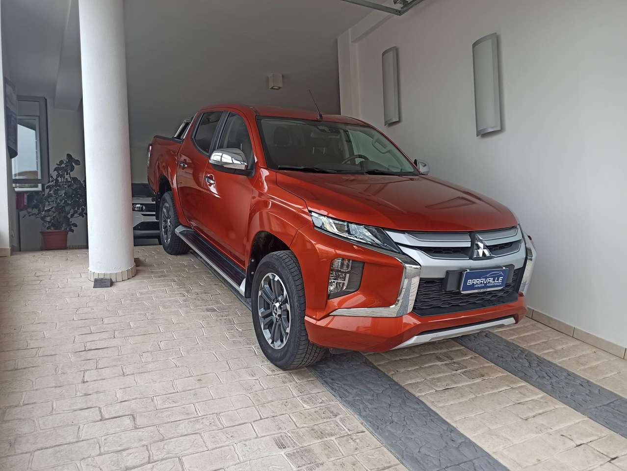 Mitsubishi L200 L200  d.cab 2.3d Intense 4wd 150cv