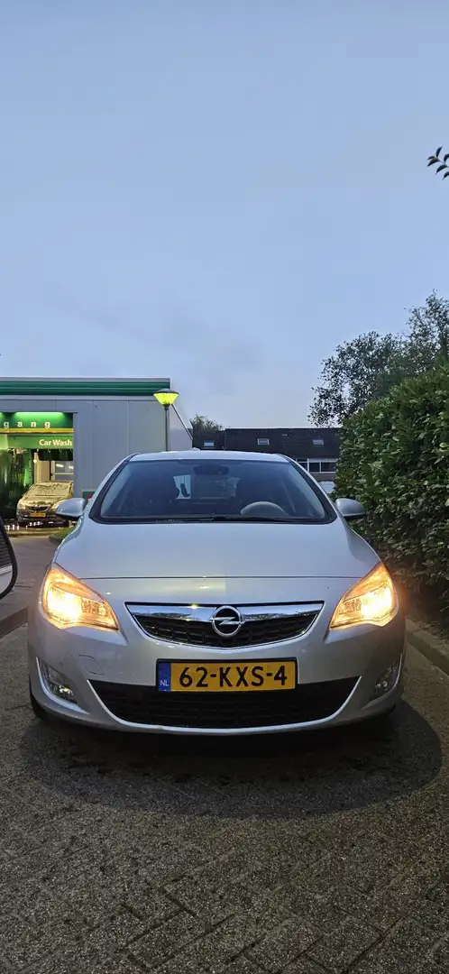 Opel Astra 1.6 Edition Grijs - 1
