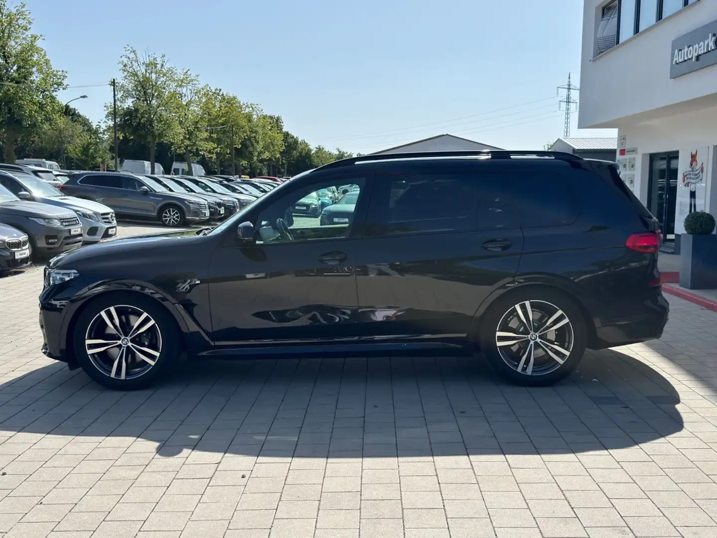 BMW X7 xDrive 40 d M Sport 360° AHK Pano 7 Sitzer Schwarz - 2