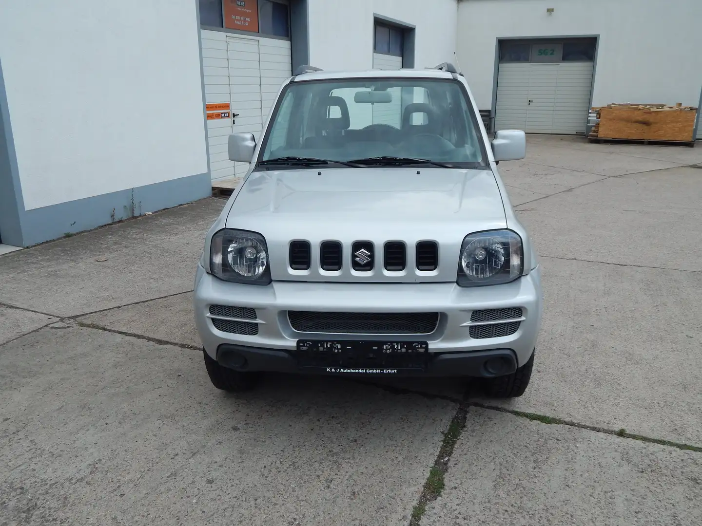 Suzuki Jimny Club*2.HAND*TÜV-NEU*140 TKM*A.H.K.*ALLRAD* Plateado - 2