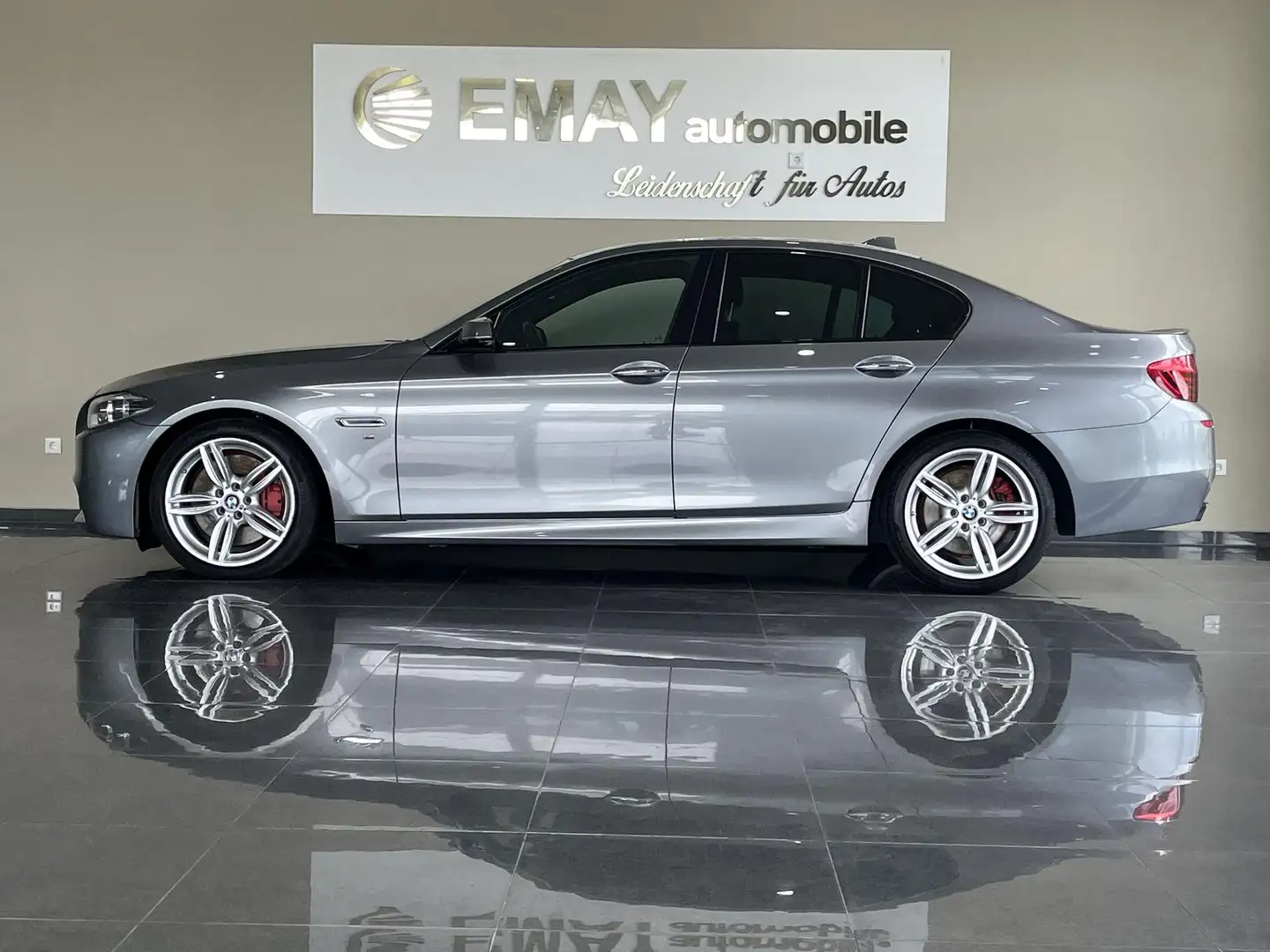 BMW 550 d xDrive Navi/Leder/LED/ Šedá - 1