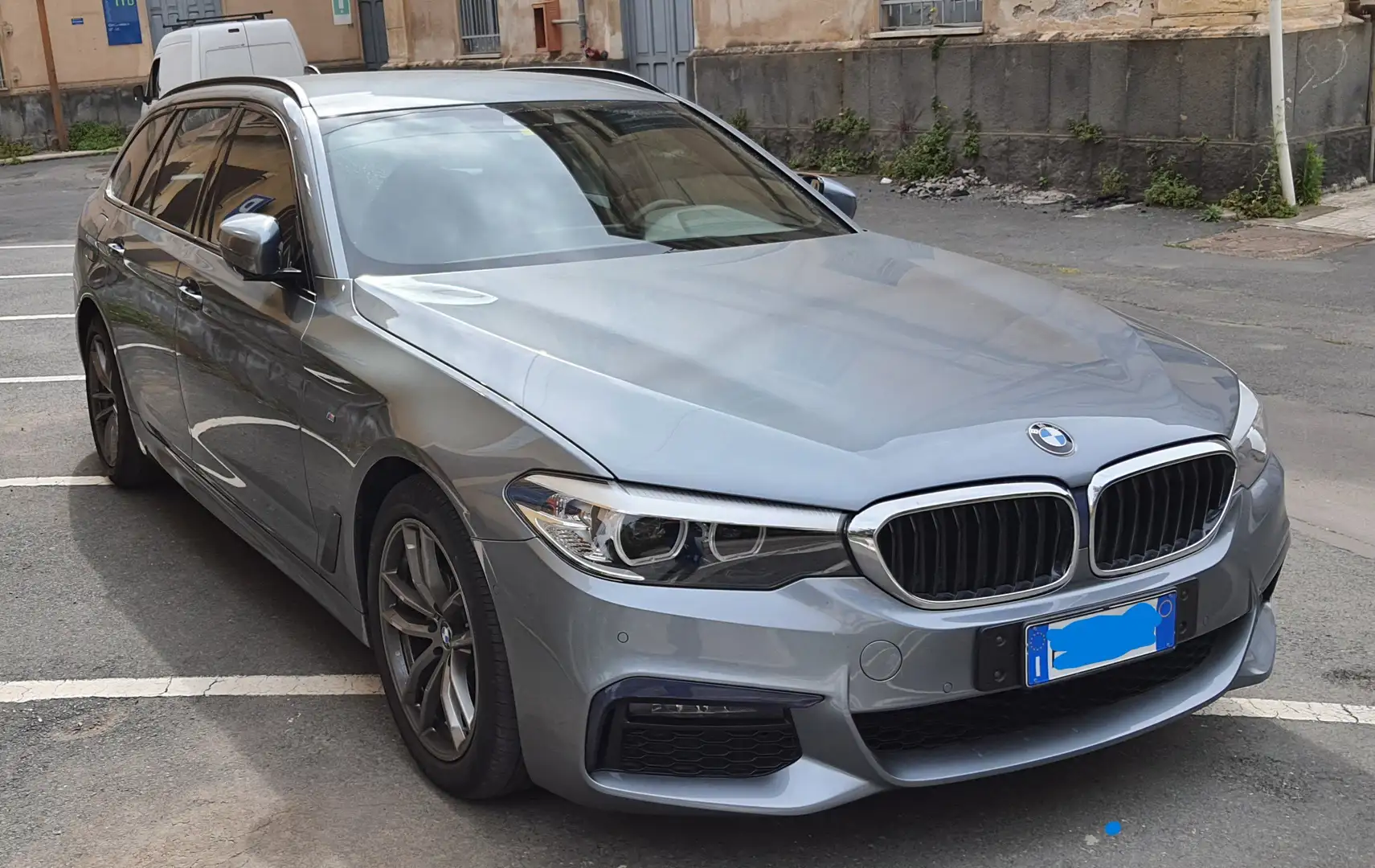 BMW 518 518d Touring Msport auto Šedá - 1