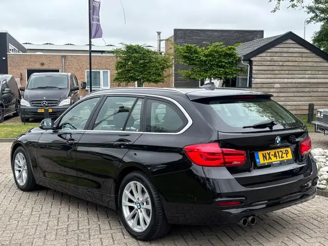 BMW 3 Series view 7